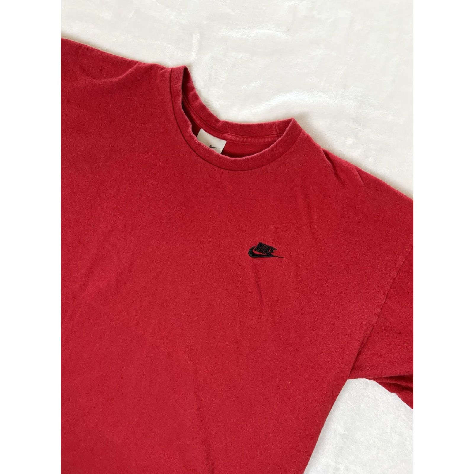 Nike VINTAGE Nike T-Shirt Red XL Men's Short Sleeve Embroidered Logo 90s Classic Essential Embroidered Silver Tag Size US XL / EU 56 / 4 - 2 Thumbnail