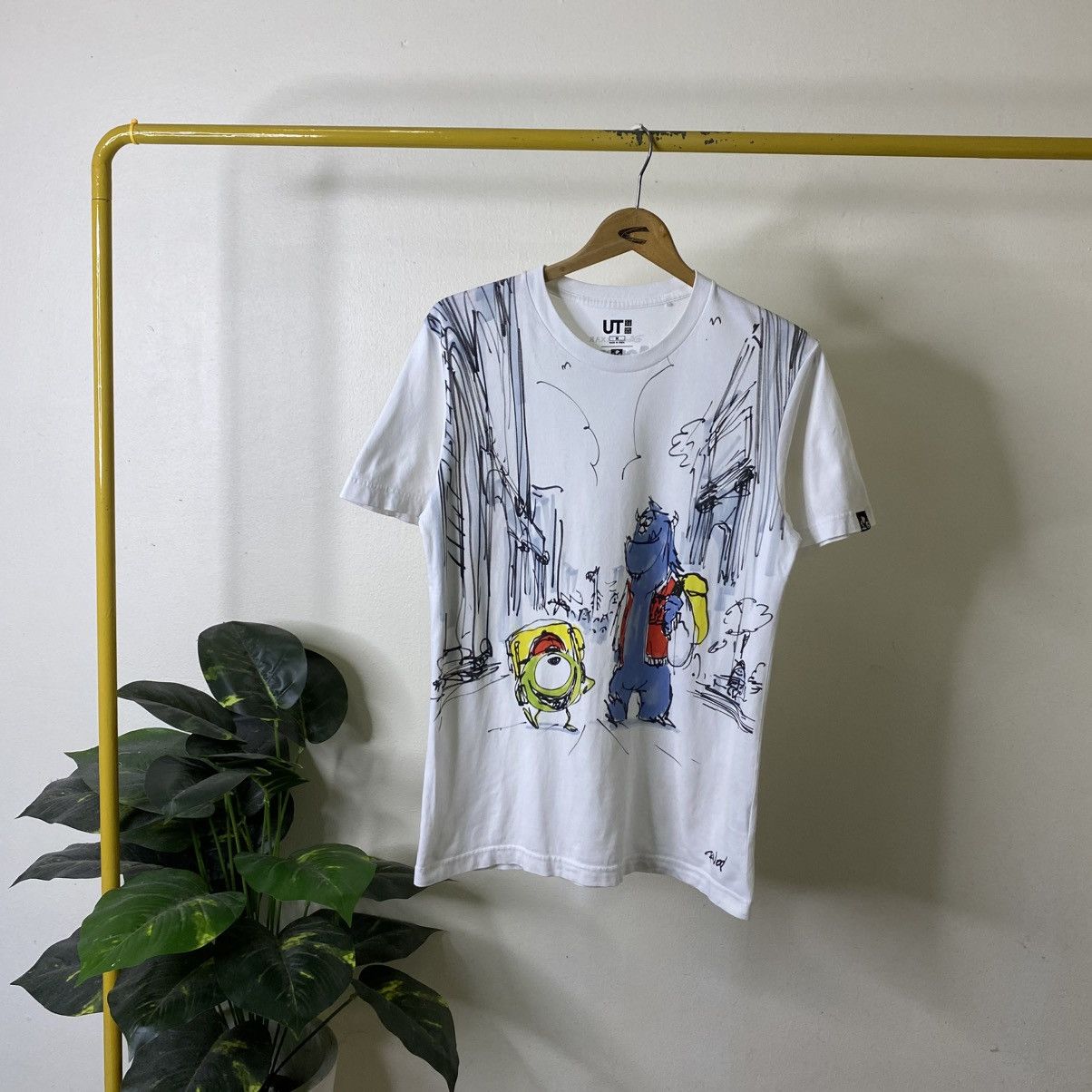 Disney Uniqlo UT x Disney Pixar Monster University Collaboration T Size US M / EU 48-50 / 2 - 1 Thumbnail