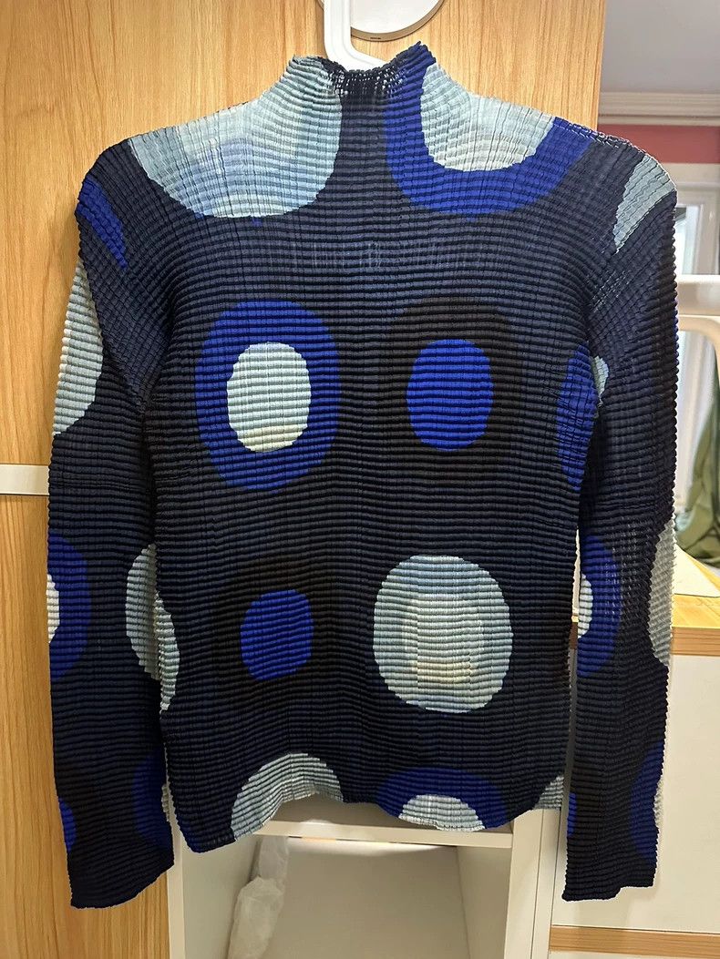 Issey Miyake issey miyake Tofu pleated blue top 2506-Nextarrow Size US M / EU 48-50 / 2 - 2 Thumbnail