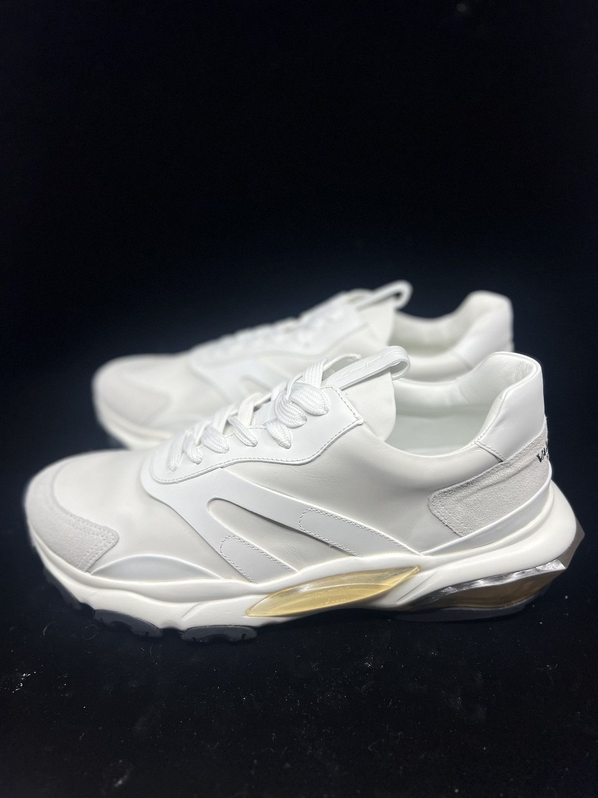 Valentino Valentino White Leather Sneaker size 42/US9 Size US 9 / EU 42 - 1 Thumbnail