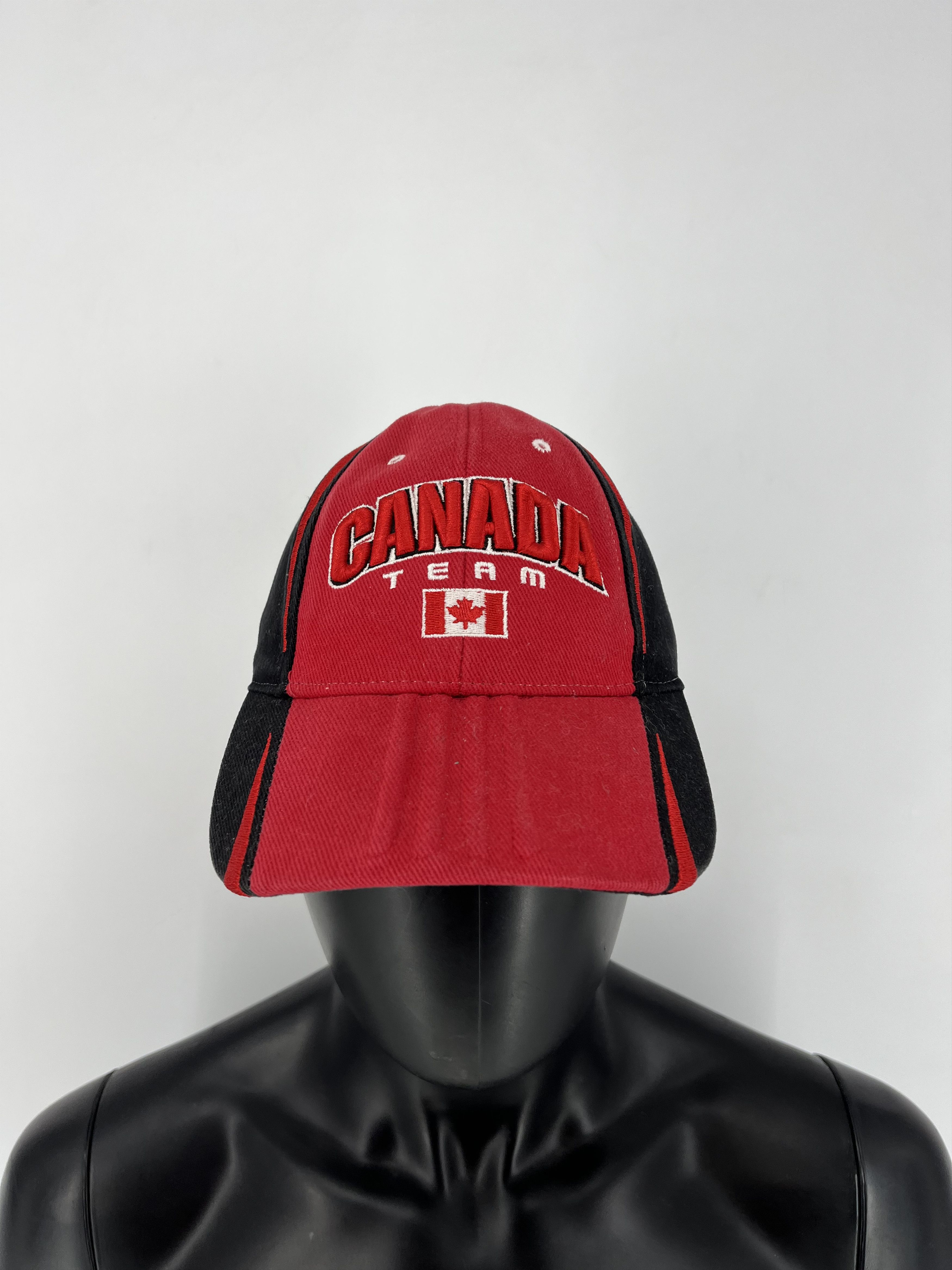 NHL × Vintage Vintage Cap 2006 IIHF World Championship Hockey Canada Size ONE SIZE - 1 Thumbnail