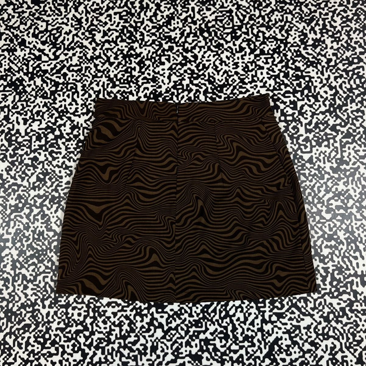 Japanese Brand Vintage Y2K Japanese Style Abstract Logo Retro Mini Skirt Size 26" / US 2 / IT 38 - 9 Thumbnail
