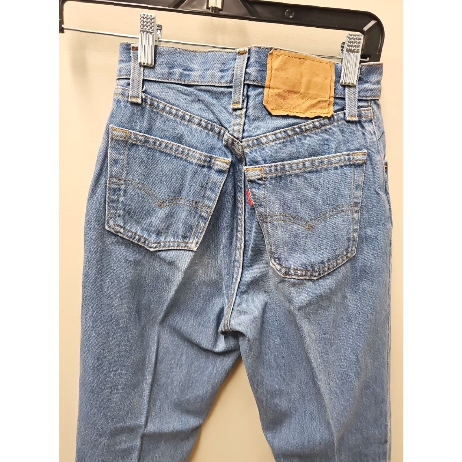 Levi's VINTAGE Levi's 501's Jeans Womens 23x30 ButtonFly Denim Blue 80s Logo Classic Vintage Fashion Streetwear Western Rugged Wear Casual Workwear Women Size 40" / US 18 - 7 Thumbnail