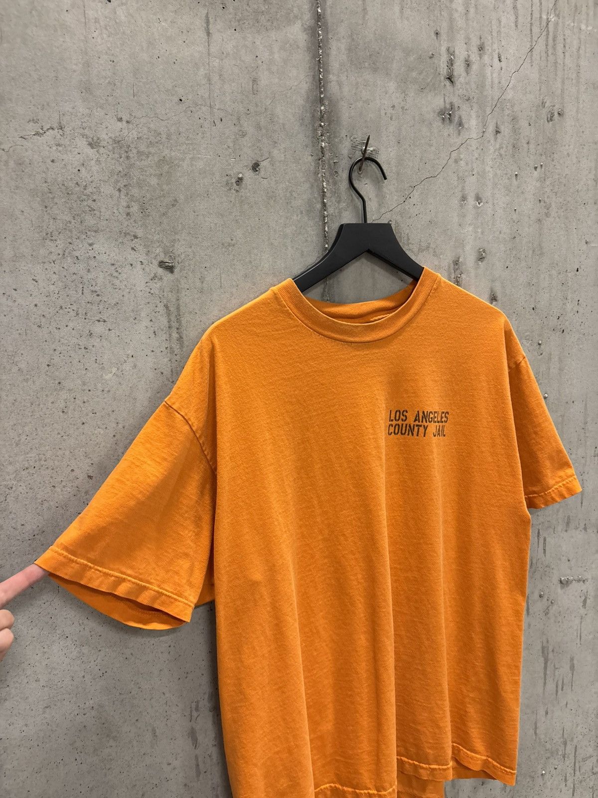 Vintage Vintage LA County Jail Shirt Faded Distressed Grunge Band Size US XL / EU 56 / 4 - 4 Thumbnail