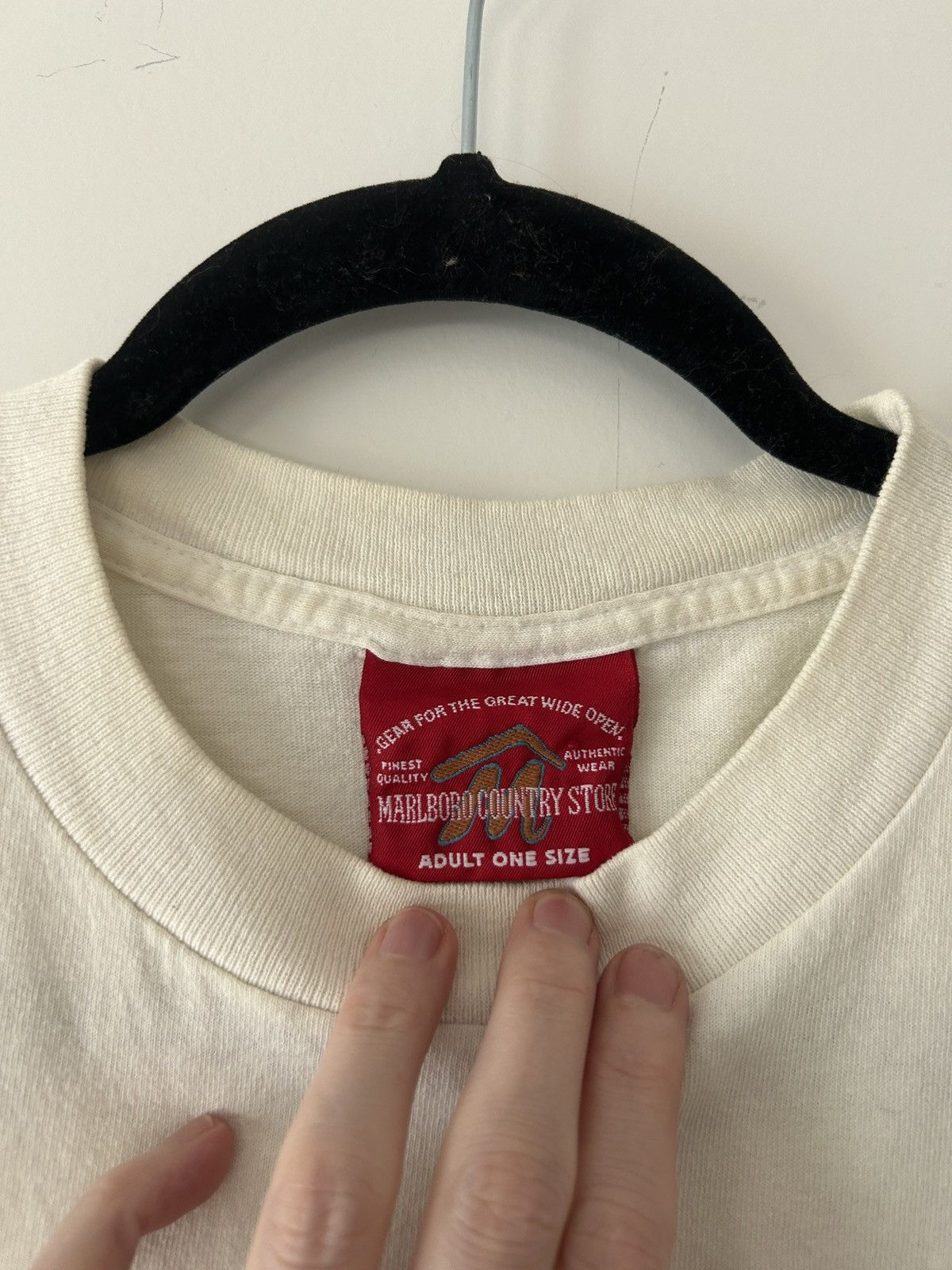 Vintage Vintage Marlboro Country Store Smokers Tee Size US L / EU 52-54 / 3 - 4 Thumbnail