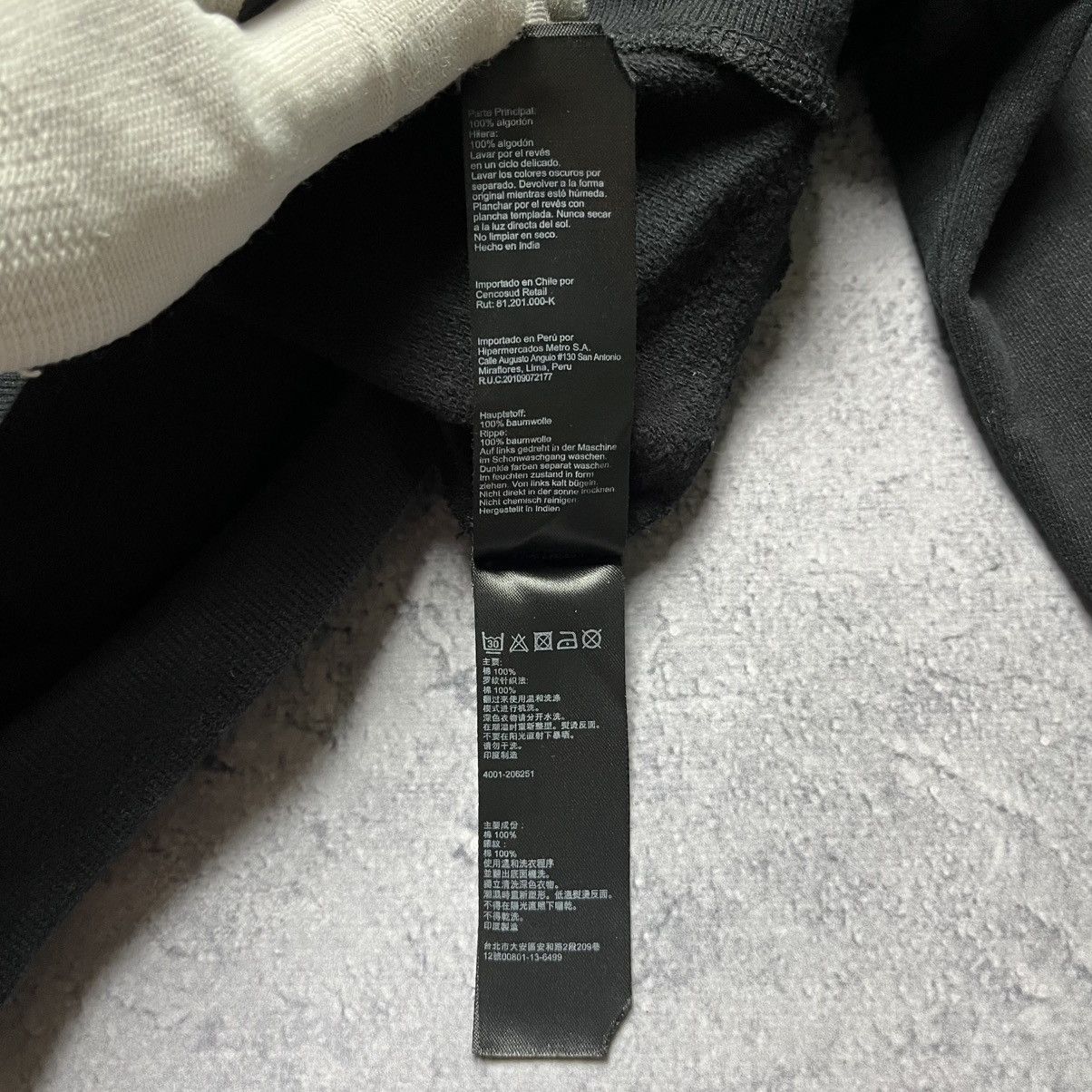 Allsaints Vintage Allsaints Basic Black Sweatshirt Streetwear Y2K Size US S / EU 44-46 / 1 - 9 Thumbnail