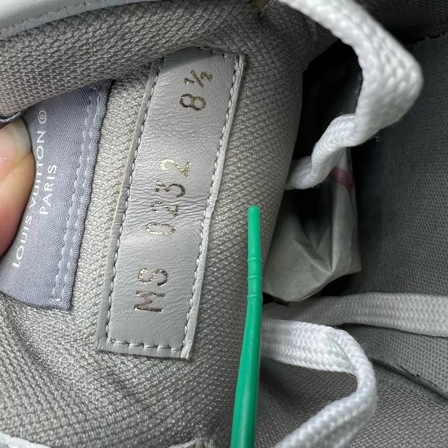Louis Vuitton LV Rivoli Gray White 8.5/42.5 Like New Size US 9.5 / EU 42-43 - 8 Thumbnail