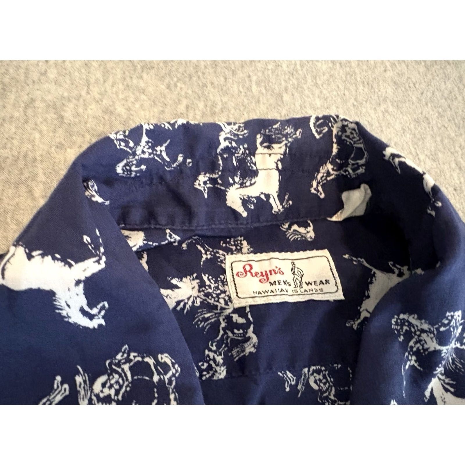 Reyn Spooner VINTAGE Reyn Spooner Short Sleeve Hawaiian Shirt Blue Horses Medium Men Regular Button-Up Collared 29" 20" Pit to Pit Animals Theme Size US M / EU 48-50 / 2 - 2 Thumbnail