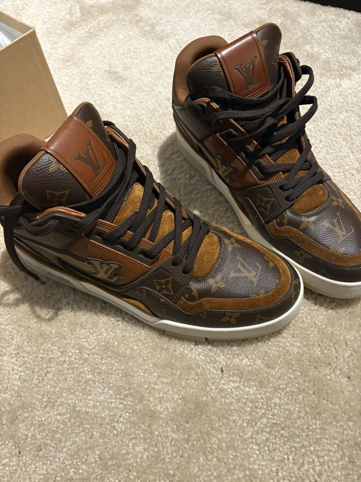 Louis Vuitton Louis Vuitton LV Trainer Low Classic Monogram Size US 9 / EU 42 - 1 Thumbnail