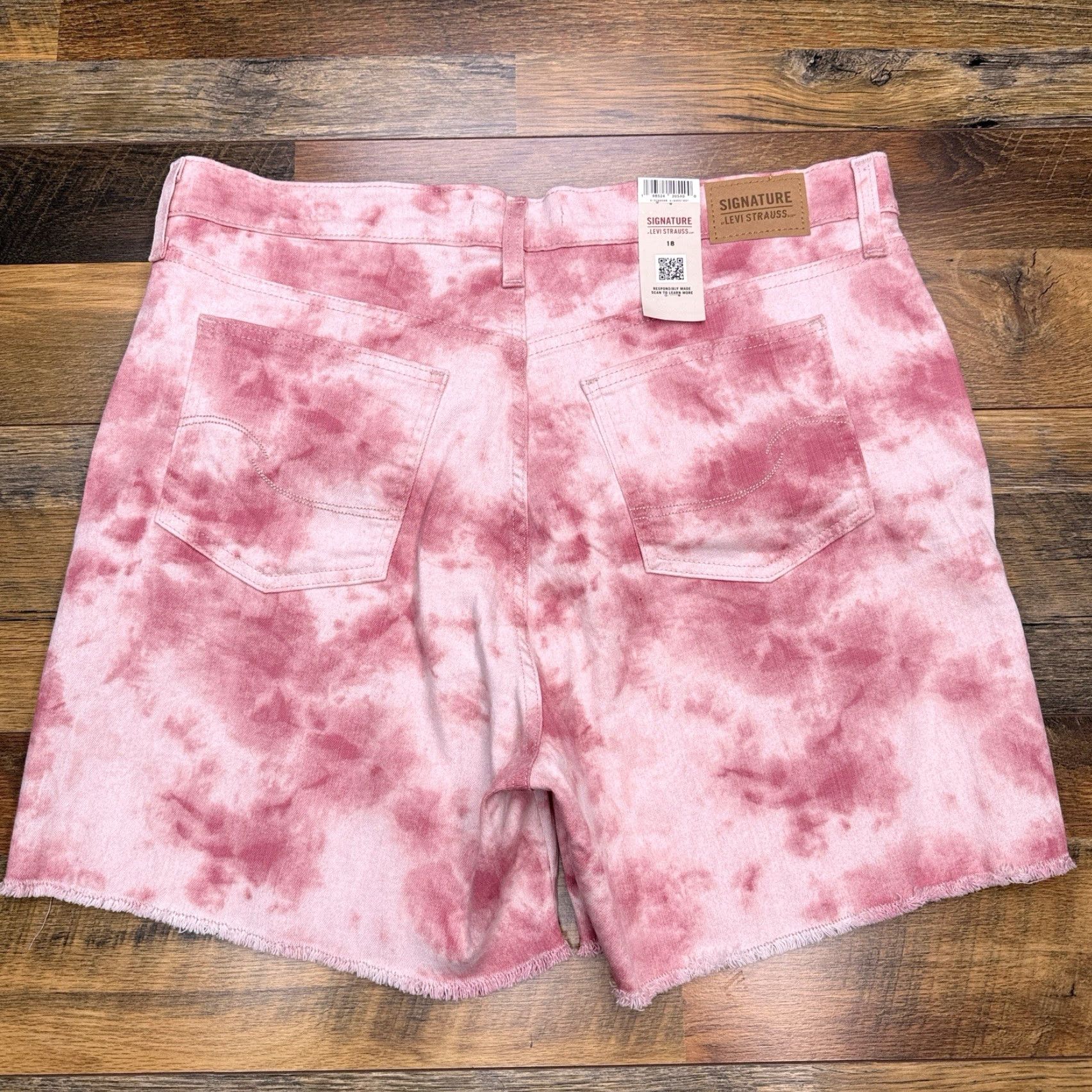 Vintage VINTAGE Levis Signature Heritage High Rise Shorts 18 Red Dye Cut Off New Size 40" / US 18 - 2 Thumbnail