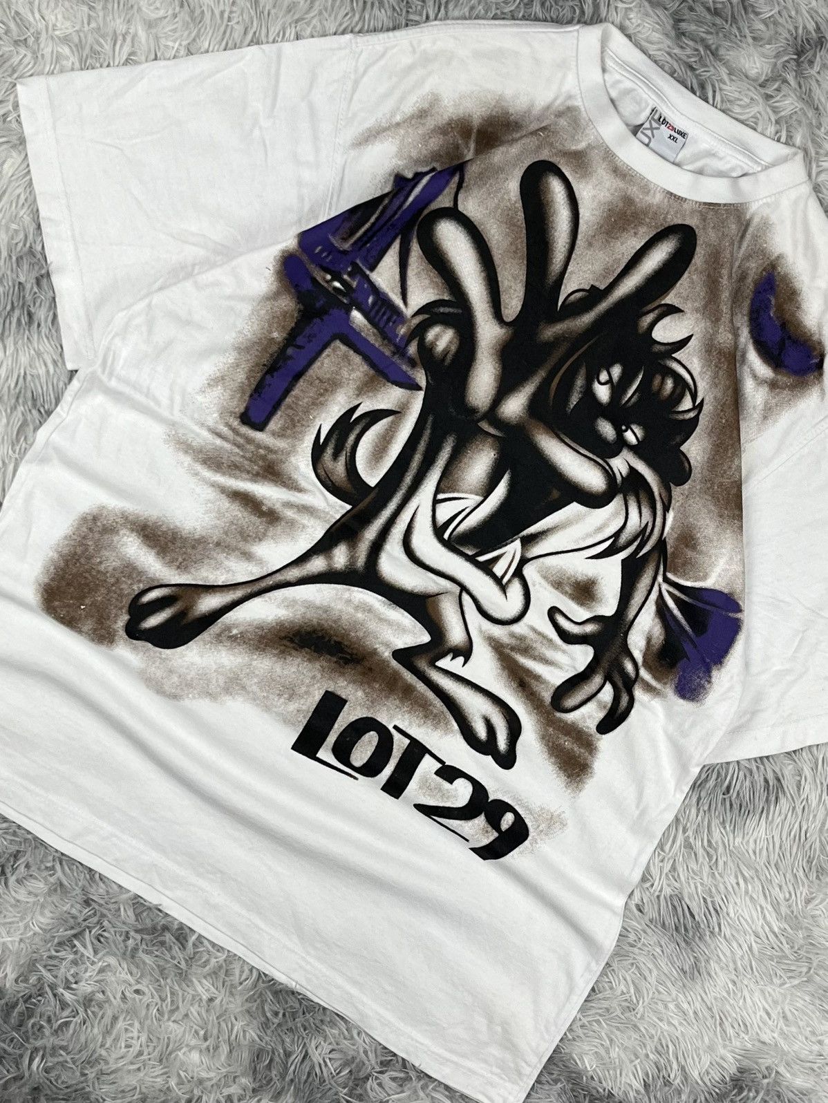 Vintage Vintage Loonytunes Taz Lot29 Air Brush T-shirt Size US XXL / EU 58 / 5 - 5 Thumbnail