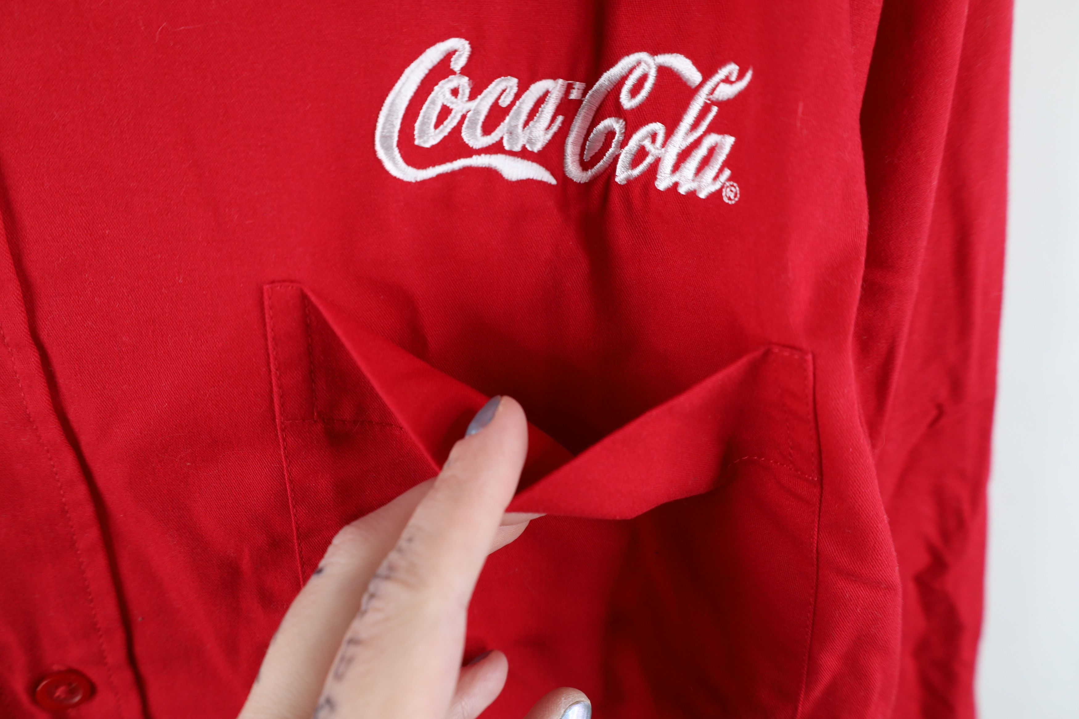 Vintage Vintage 90s Out Script Coca Cola Collared Button Down Shirt Size US L / EU 52-54 / 3 - 5 Thumbnail