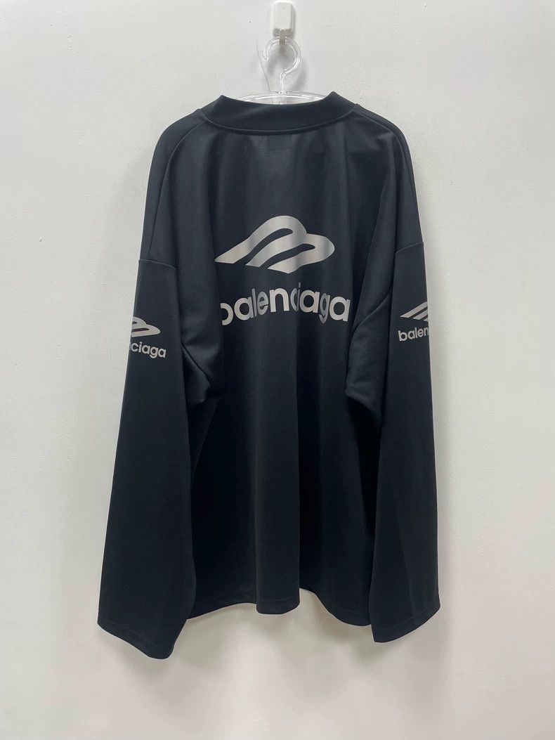 Balenciaga Balenciaga Letter V-neck leisure ski suit long sleeve T-sh Size US M / EU 48-50 / 2 - 2 Thumbnail