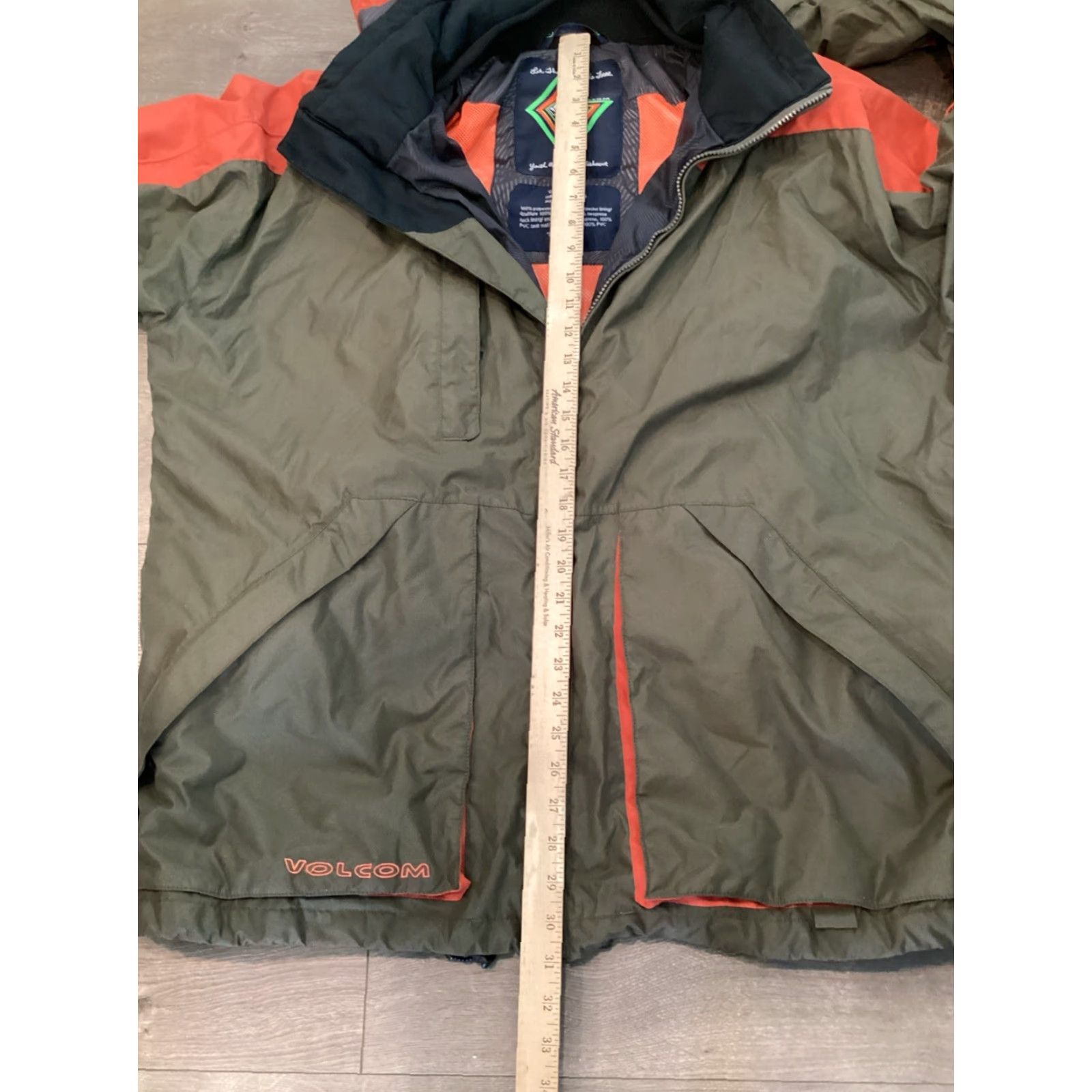 Volcom VINTAGE Volcom Stormtruper Snowboard Jacket Men’s XL Parka Orange and Olive Green Mens XL Jackets Size US XL / EU 56 / 4 - 7 Thumbnail