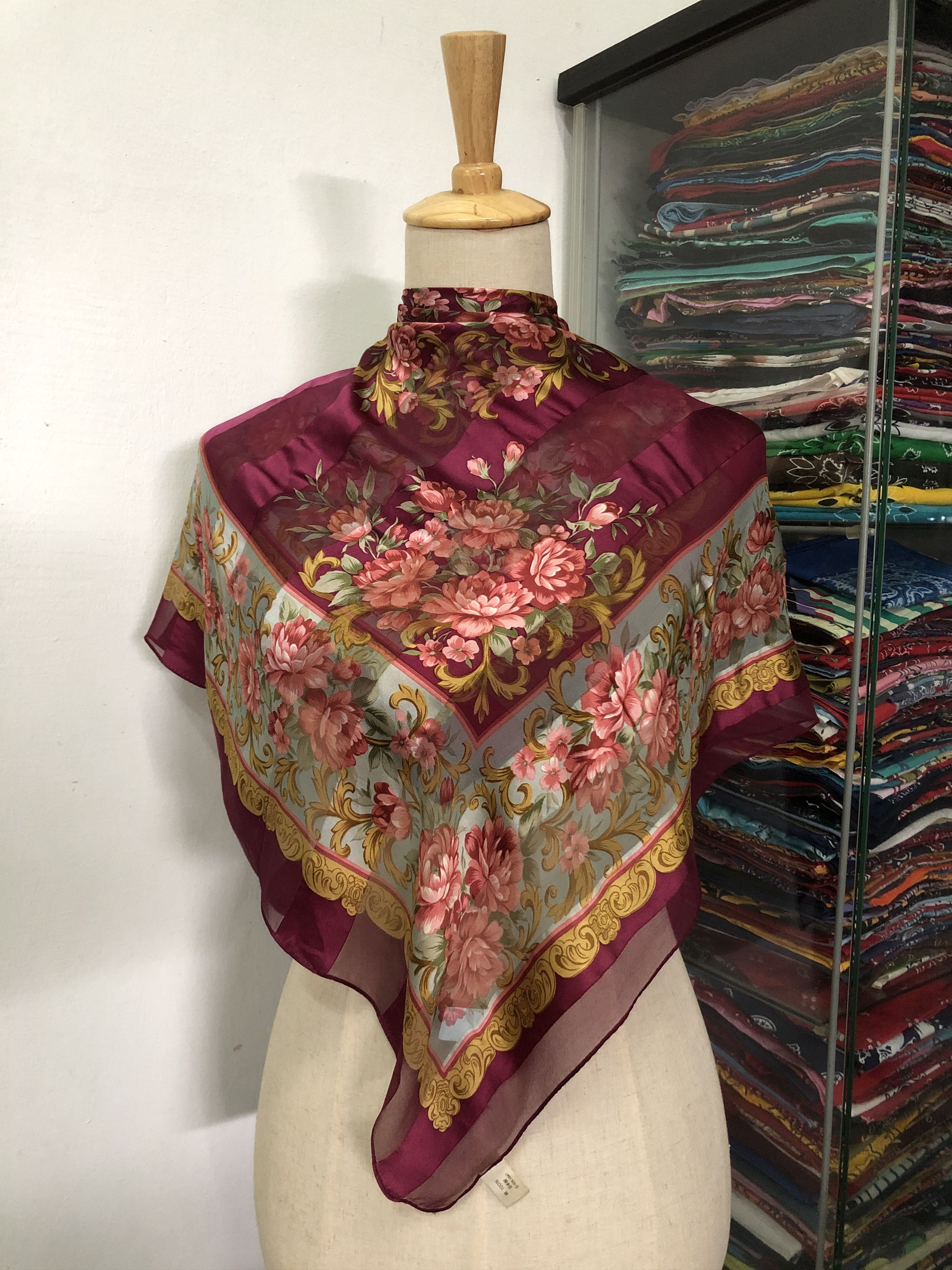 Vintage Vintage Silk Scarf Size ONE SIZE - 1 Thumbnail