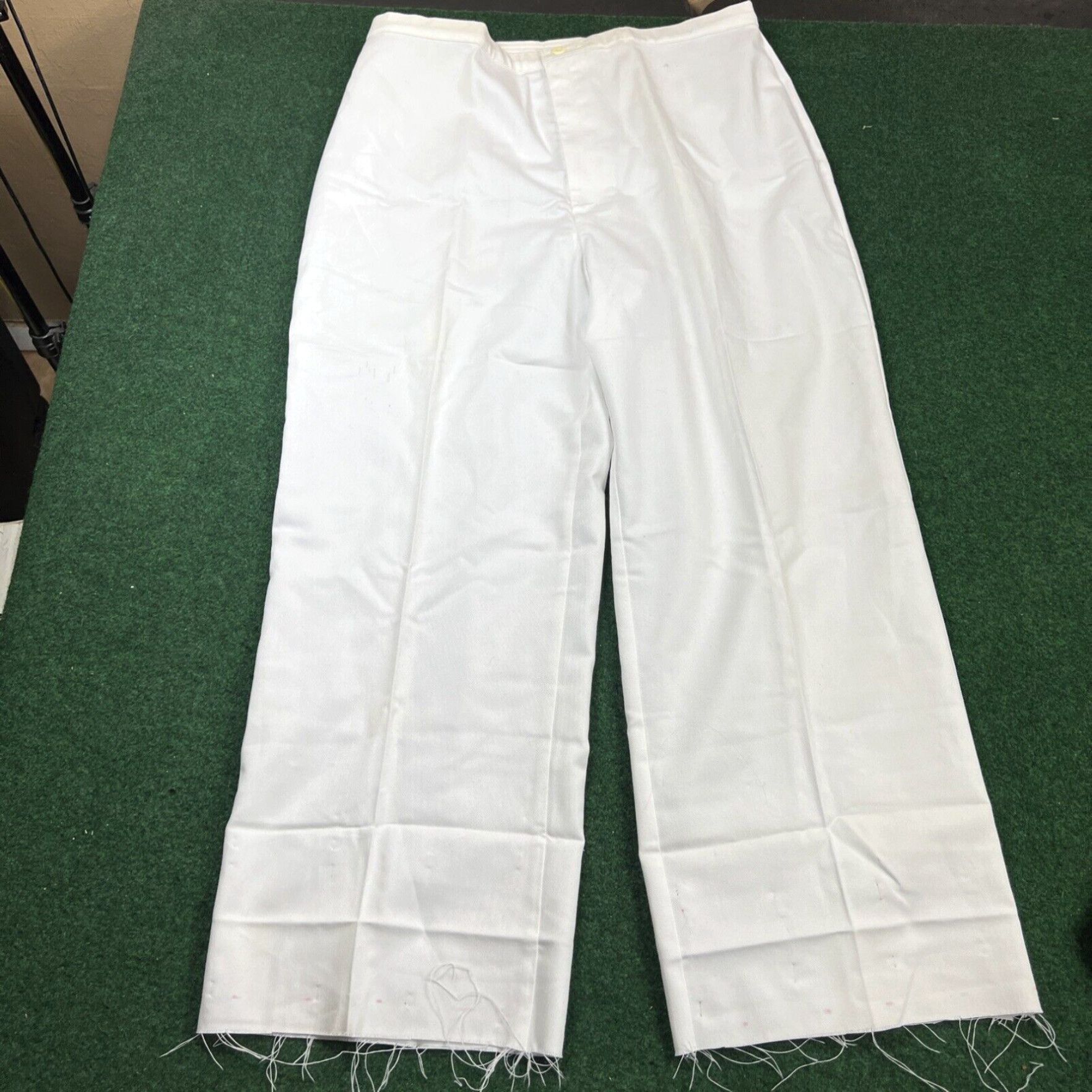 Vintage Vintage 70s Levis Sportswear Pants Womens (32x28) Off White Pleated USA Stained Size 24" / US 00 / IT 34 - 1 Thumbnail