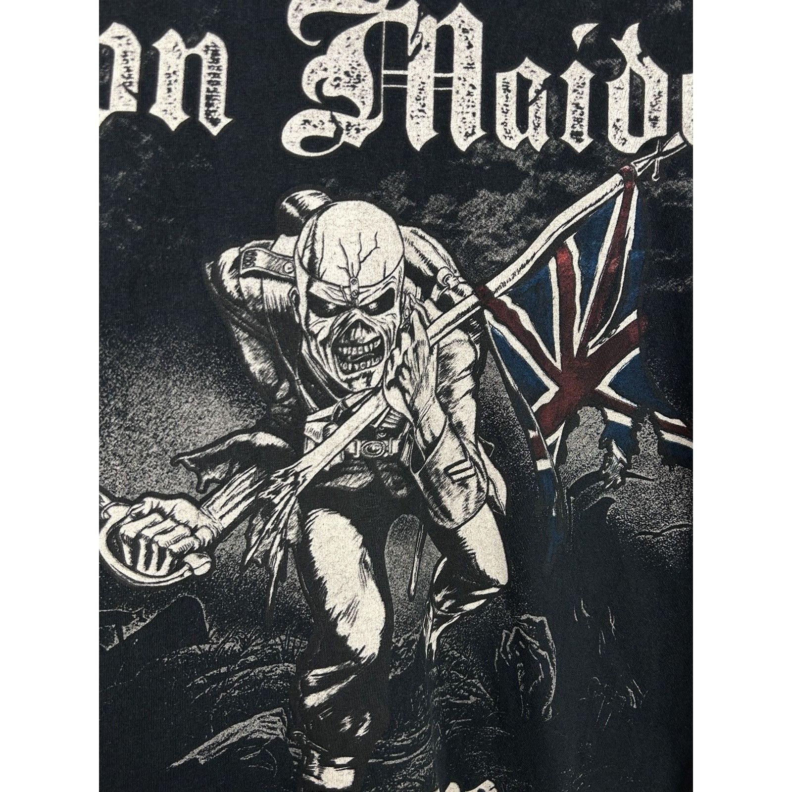 Band Tees 00s Vintage Iron Maiden The Trooper 2007 AOP Allover T-Shirt Size US XL / EU 56 / 4 - 2 Thumbnail