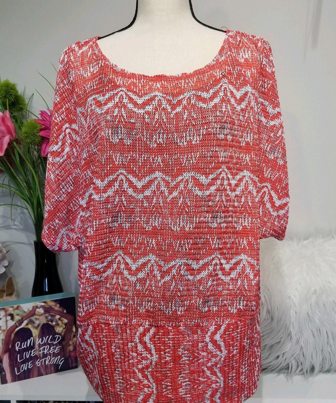Designer Sharagano Top Plus Size 1x Red And White Knit Dolman Short Size XL / US 12-14 / IT 48-50 - 1 Thumbnail