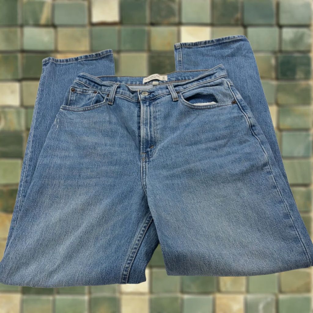 Abercrombie & Fitch Abercrombie & Fitch The 90's Straight Ultra High Rise Jeans 8R/29 30W 31L Denim Blue Womens Regular 5-Pocket Vintage? No Size 29" - 1 Thumbnail
