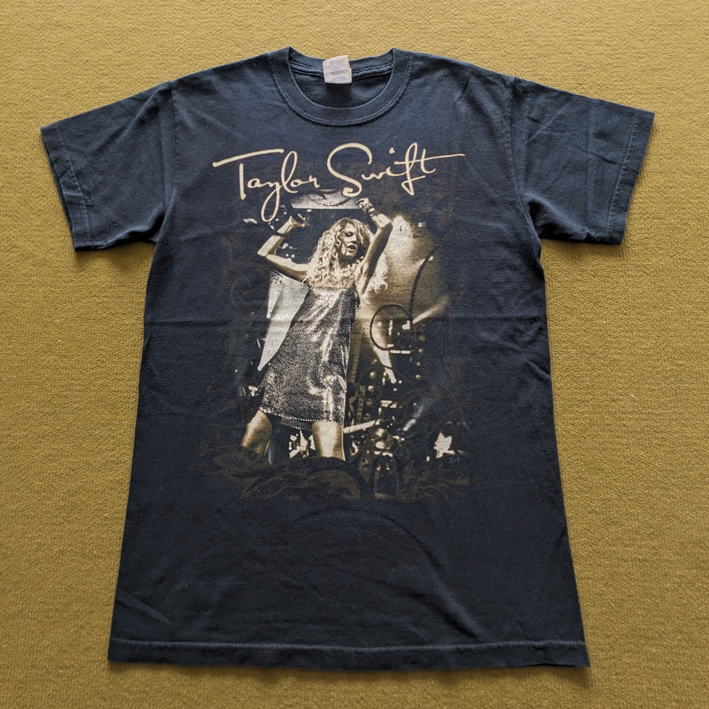 Other Vintage Taylor Swift Tour Band T-shirt Size US S / EU 44-46 / 1 - 1 Thumbnail