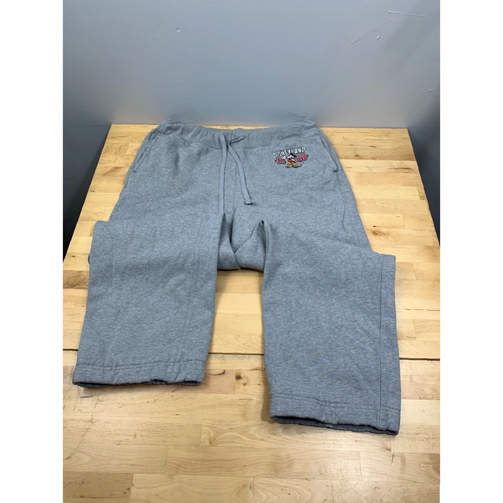 Disney Disney Sweatpants Women M Gray Heather Mickey 1955 Casual Drawstring Disney Shirt? Size 32" / US 10 / IT 46 - 2 Thumbnail