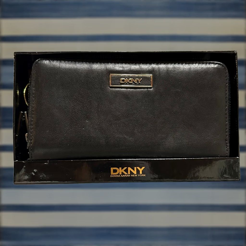 DKNY DKNY WALLET SHINY LEATHER WRISTLET BLACK WOMEN'S ONE SIZE Size ONE SIZE - 1 Thumbnail