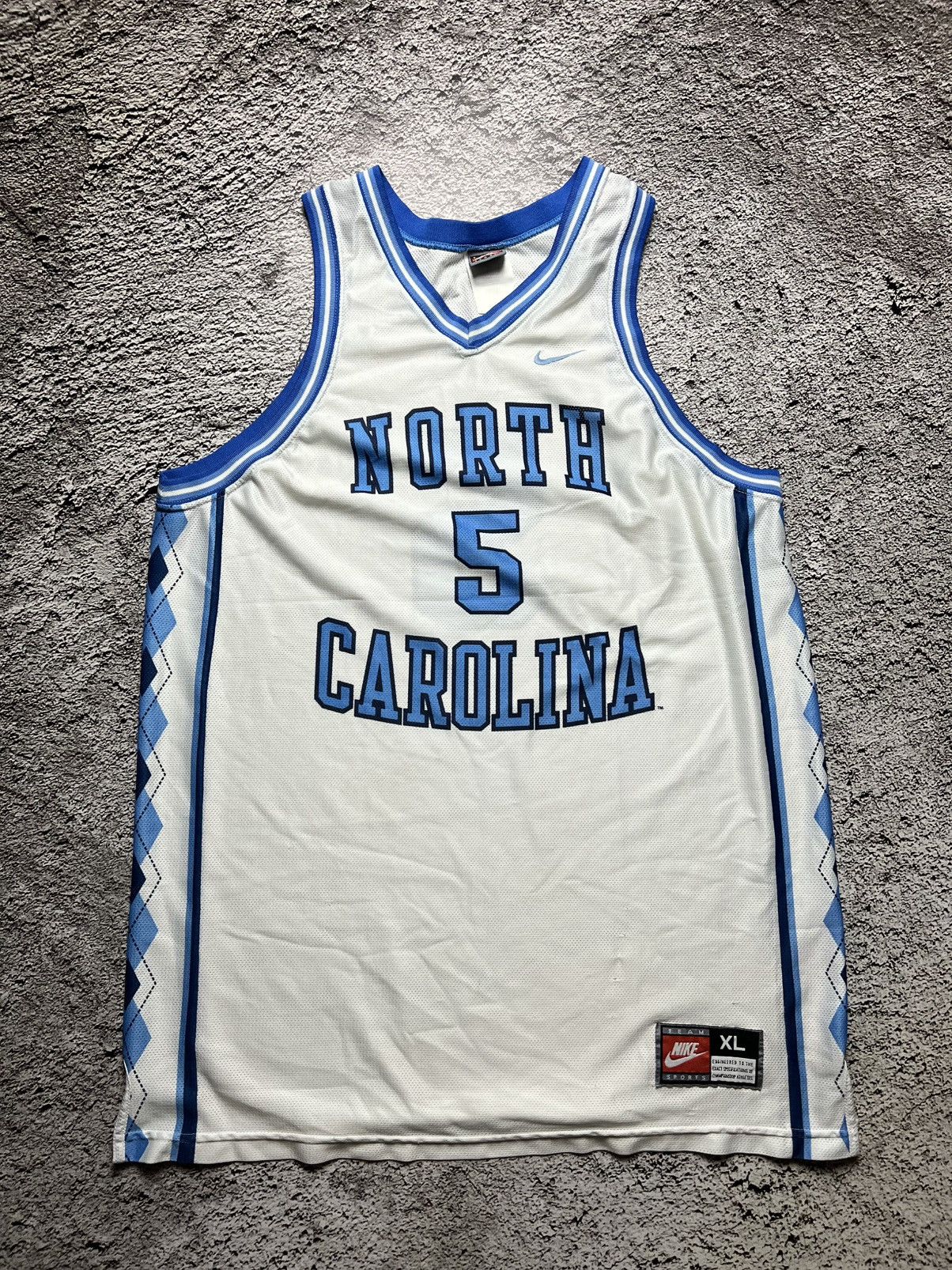Nike VTG 90’s North Carolina Tar Heels NCAA Jersey & shorts nike Size US XL / EU 56 / 4 - 2 Thumbnail