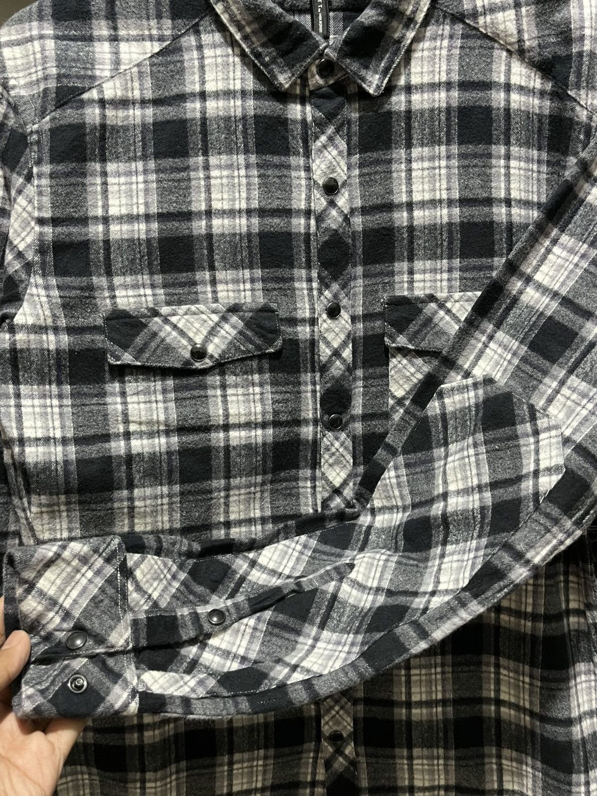 Neil Barrett Neil Barrett Wool Shirt Size XS / US 0-2 / IT 36-38 - 3 Thumbnail