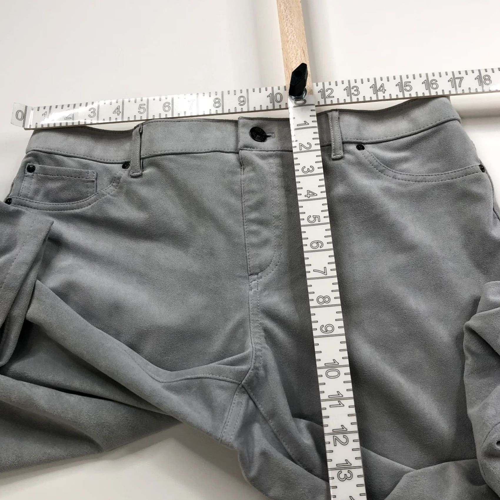 Vintage Chico's Faux Suede 1.5 Mid Rise Slim Straight Pants Gray MINT Size 26" / US 2 / IT 38 - 6 Thumbnail