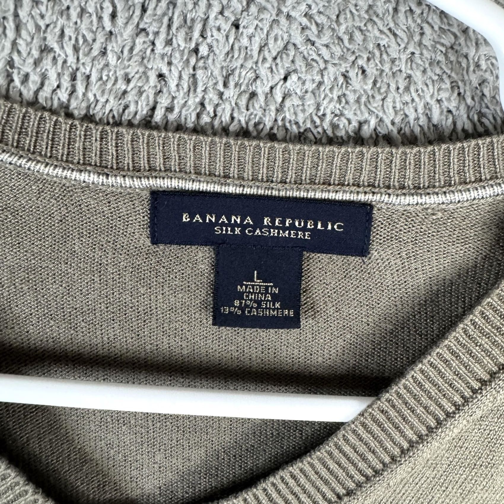 Banana Republic Banana Republic Sweater Mens L Brown Silk Cashmere V-Neck Knit Pullover Size US L / EU 52-54 / 3 - 6 Thumbnail