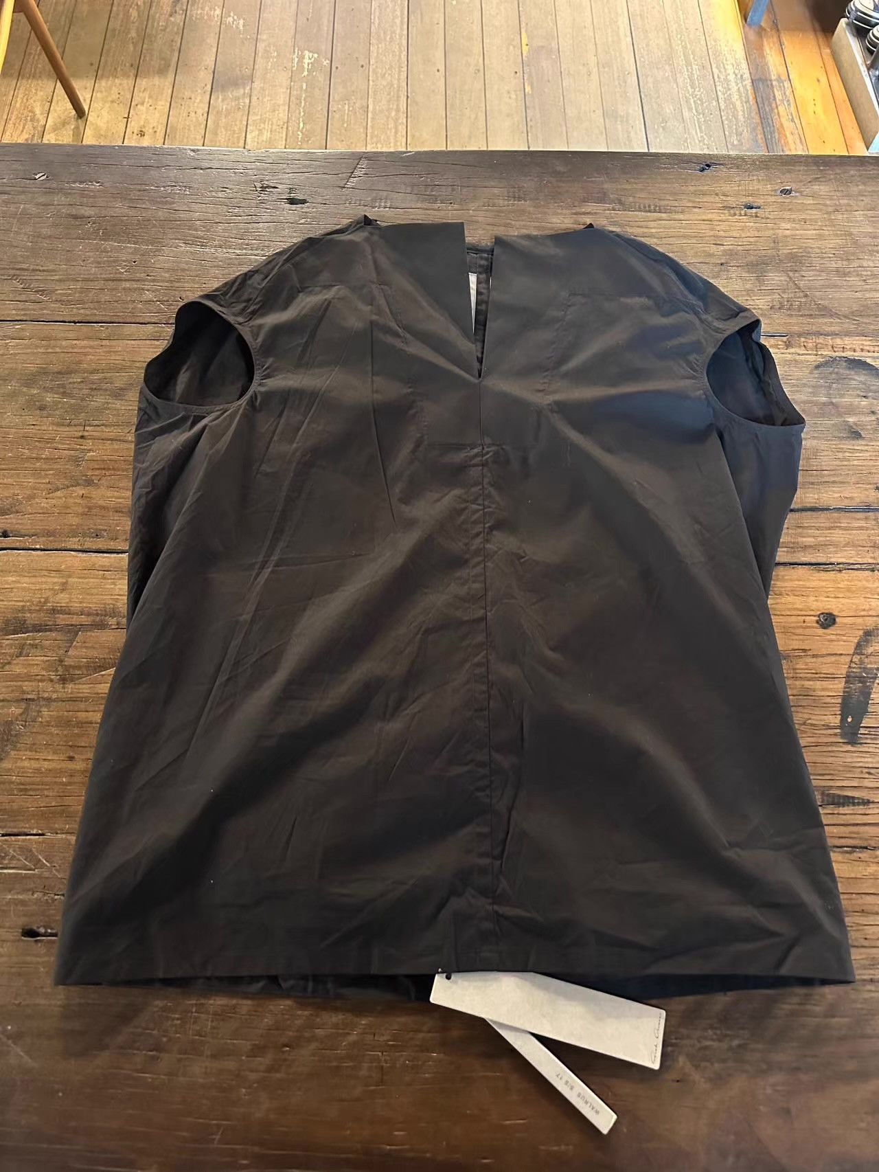 Rick Owens Rick Owens 17SS 'WALRUS' Women’s Black V‑Floating Top Ｑ25 Size XS / US 0-2 / IT 36-38 - 1 Thumbnail