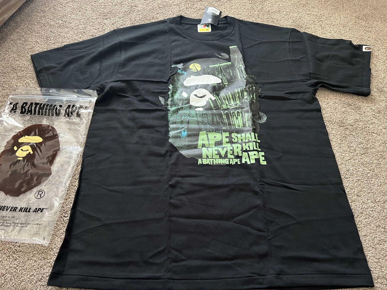 Bape Brand new A Bathing Ape Halloween Bape Mansion XXL Size US XXL / EU 58 / 5 - 1 Thumbnail