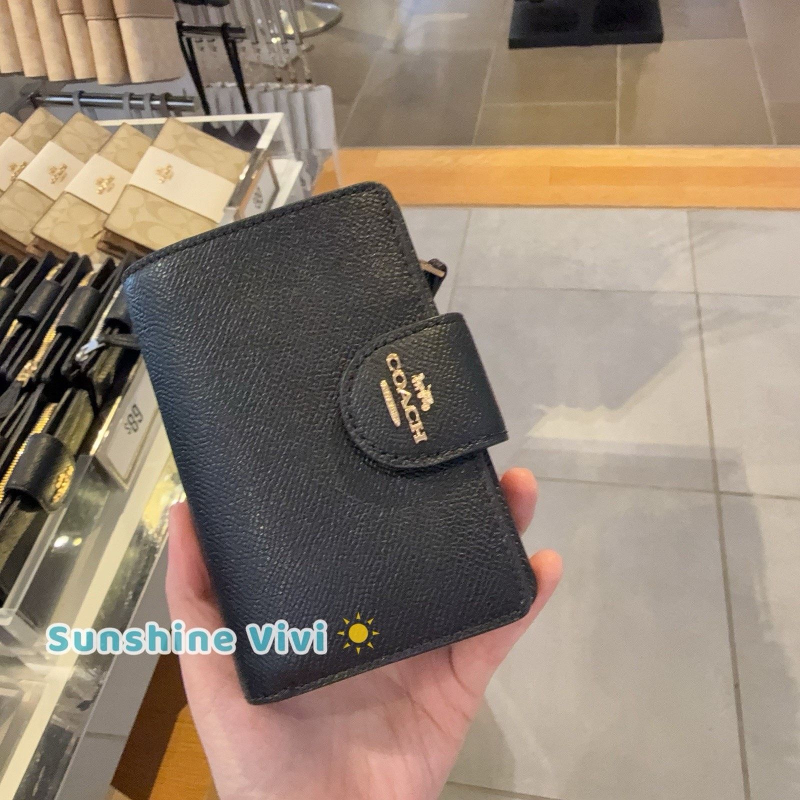 Coach NWT Coach Medium Corner Zip Wallet Gold black Leather 6390 Size ONE SIZE - 2 Thumbnail