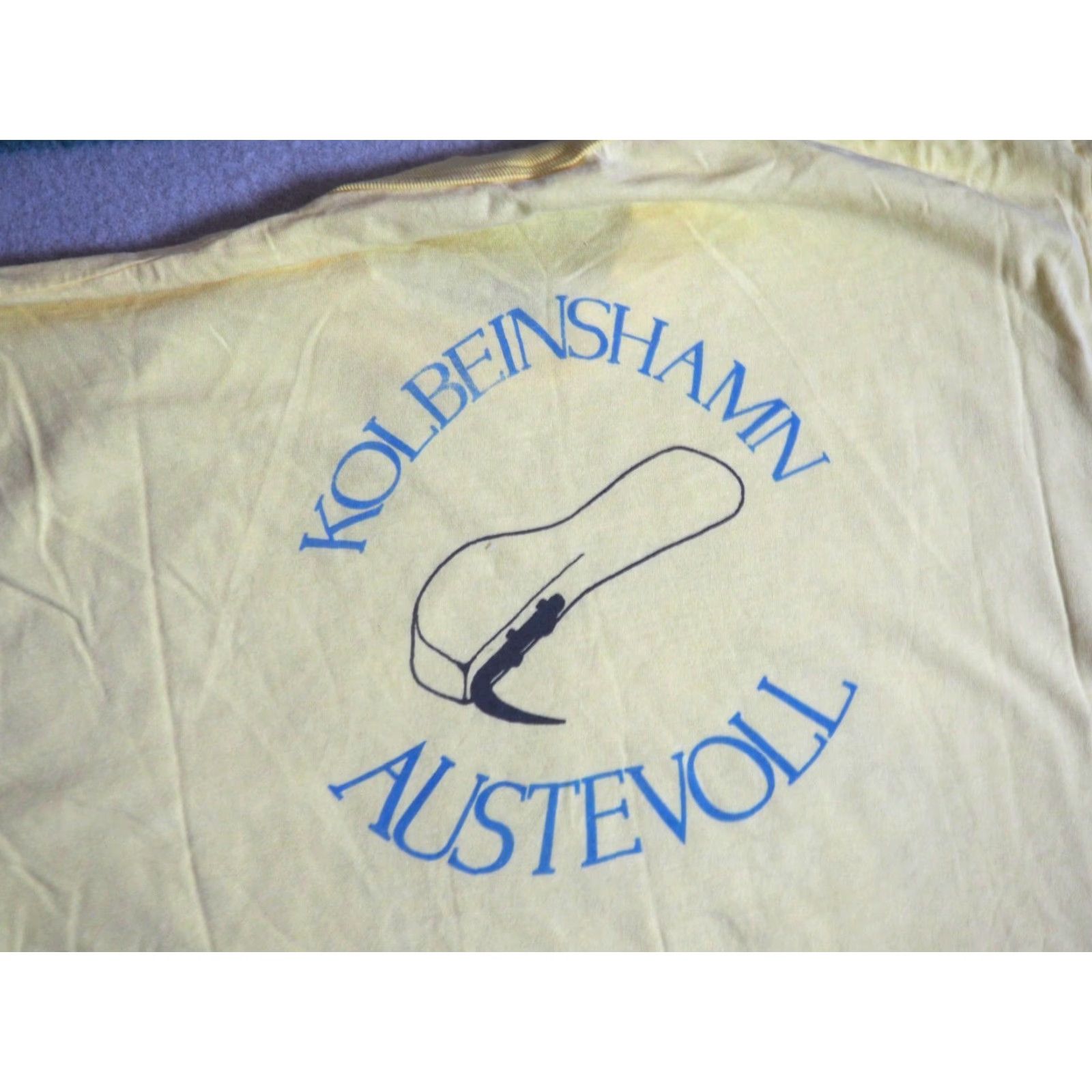 Vintage VINTAGE VTG 90s Norwegian Kolbeinshamn Village Pastel Yellow Euro Tee T-Shirt Mens M Size US M / EU 48-50 / 2 - 4 Thumbnail