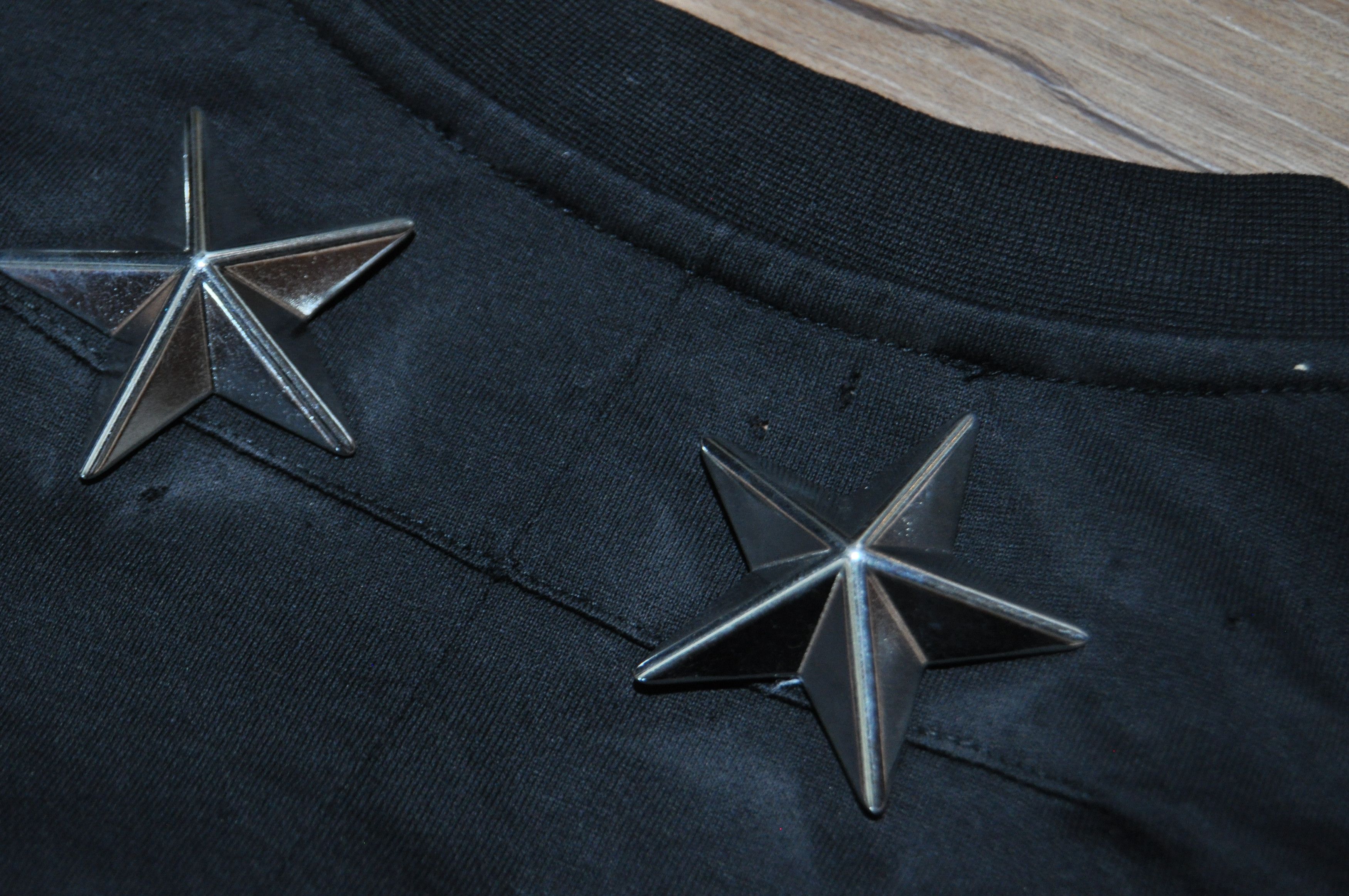Givenchy Givenchy - RT - S/S 15 - Star Applique Rottweiler Tee Size US XS / EU 42 / 0 - 12 Thumbnail