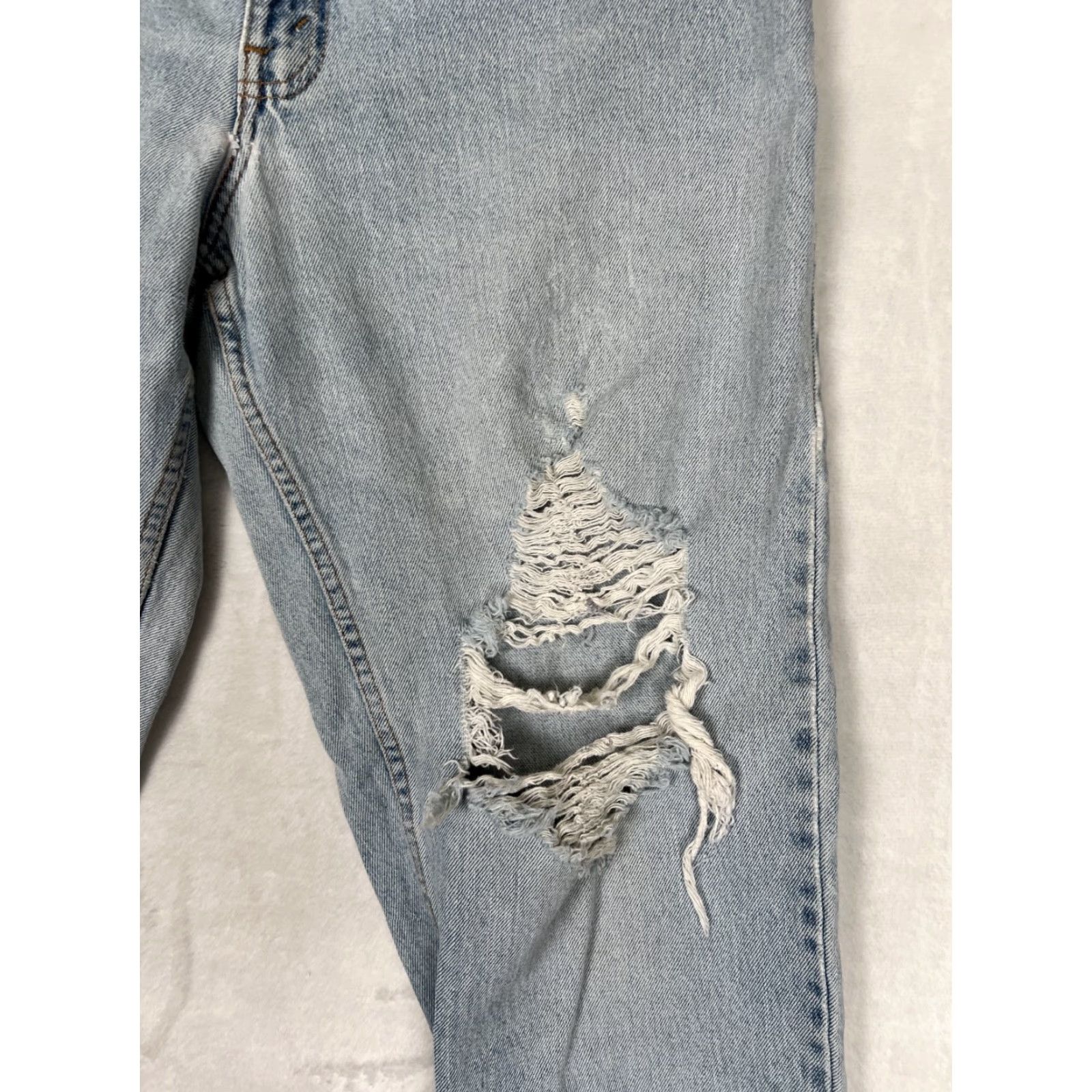 Levi's VINTAGE Levi’s 560 Jeans Mens 32x34 Blue Loose Fit Tapered Leg Made in USA Size US 32 / EU 48 - 2 Thumbnail