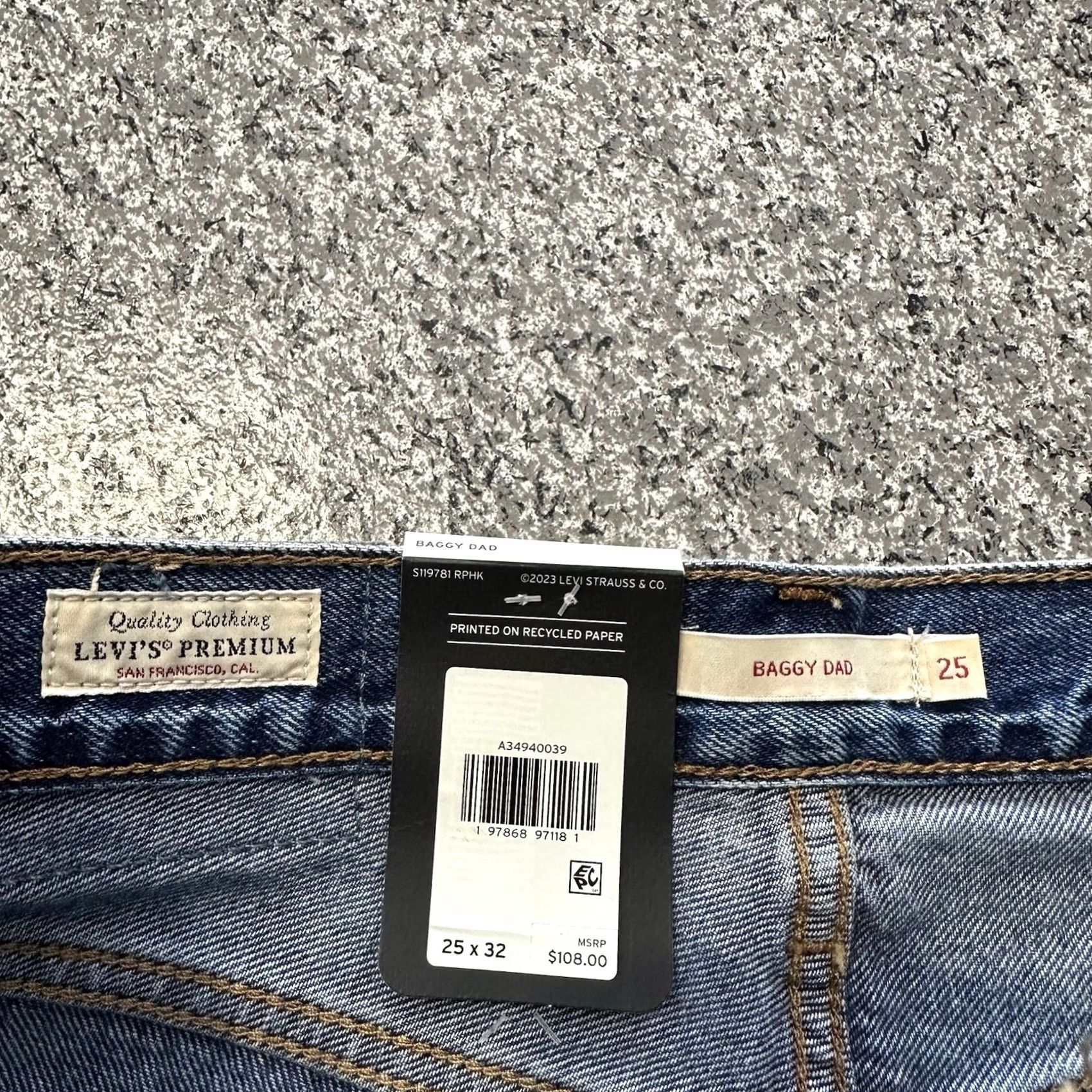 Levi's Levi's Jeans Womens 25x32 Mid Rise Baggy Straight Style: Boyfriend 5-Pocket Blue Denim 100% Cotton XS- Regular/Regular Size 42" / US 20 - 5 Thumbnail