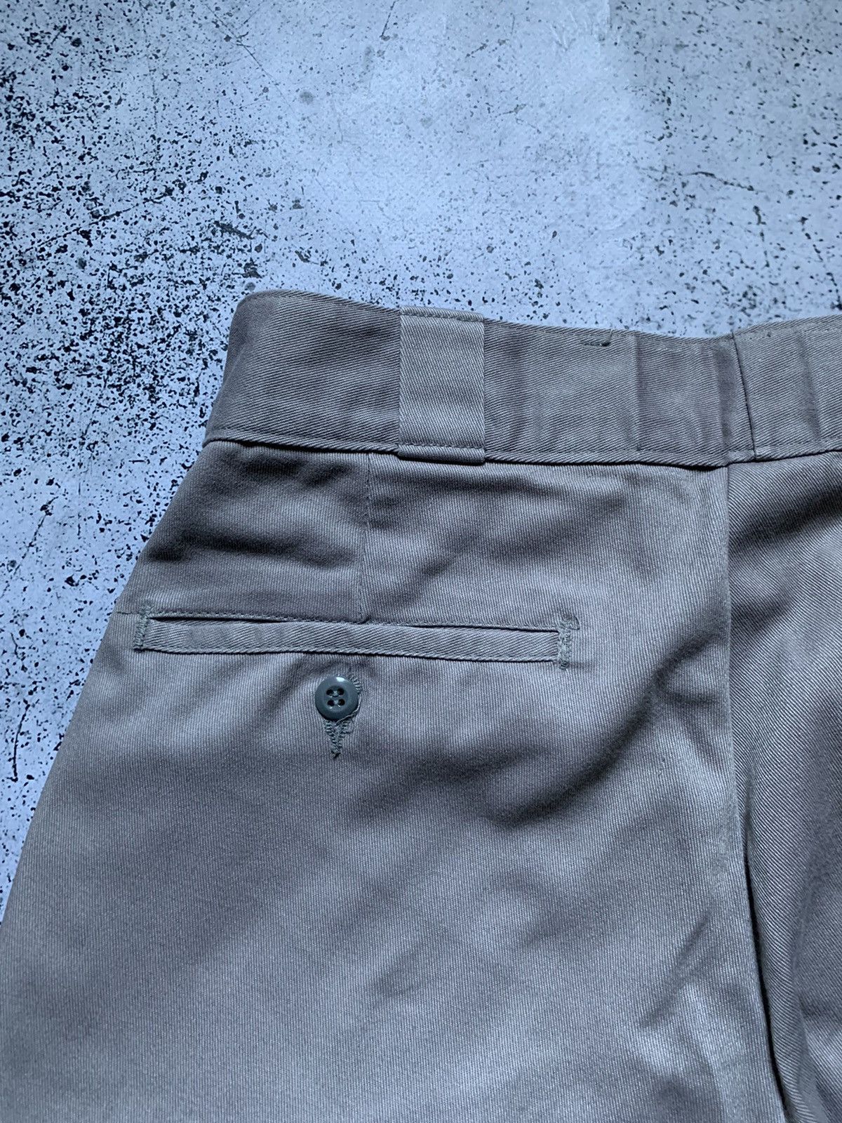 Dickies Vintage Dickies Work Shorts Y2K USA Beige Size 26 Size US 26 / EU 42 - 11 Thumbnail