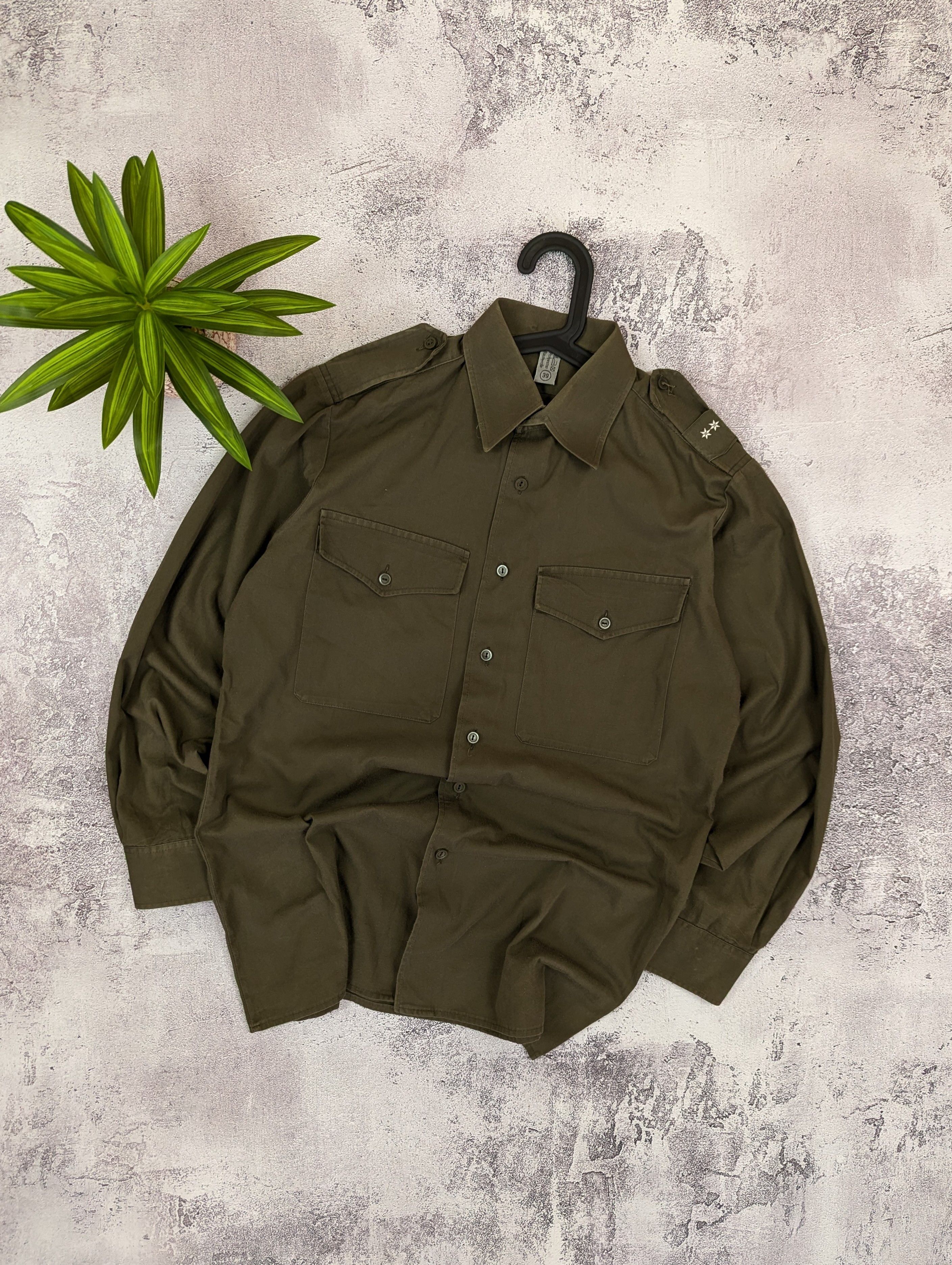 Vintage Vintage 1985 Austrian Army Shirt M/L Size US M / EU 48-50 / 2 - 1 Thumbnail