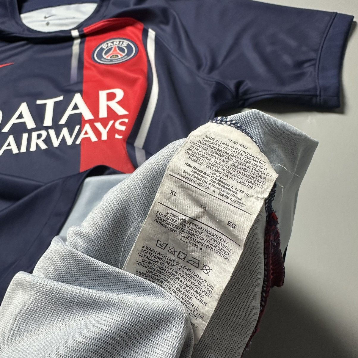 Vintage PSG NIKE 2023/2024 FOOTBALL HOME JERSEY #19 LEE KANG IN Size US XL / EU 56 / 4 - 11 Thumbnail