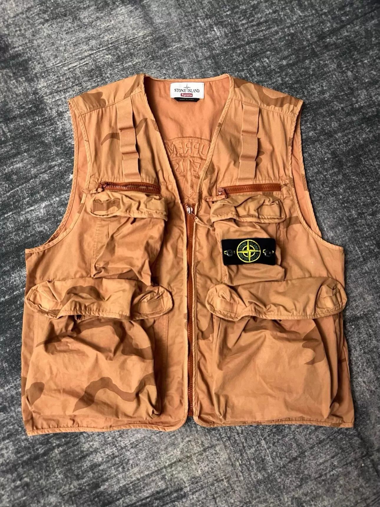 Stone Island Stone Island 19ss Supreme Multi-Pocket Desert Camo Vest L Size US L / EU 52-54 / 3 - 1 Thumbnail