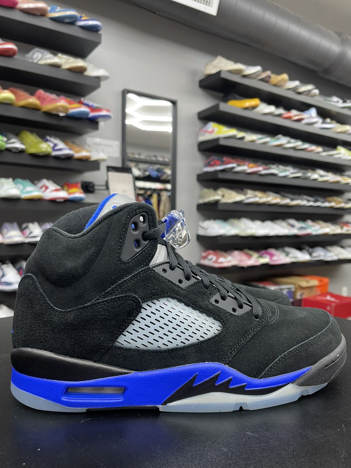 Jordan Brand Size 11 - Jordan 5 Retro Racer Blue Size US 11 / EU 44 - 1 Thumbnail