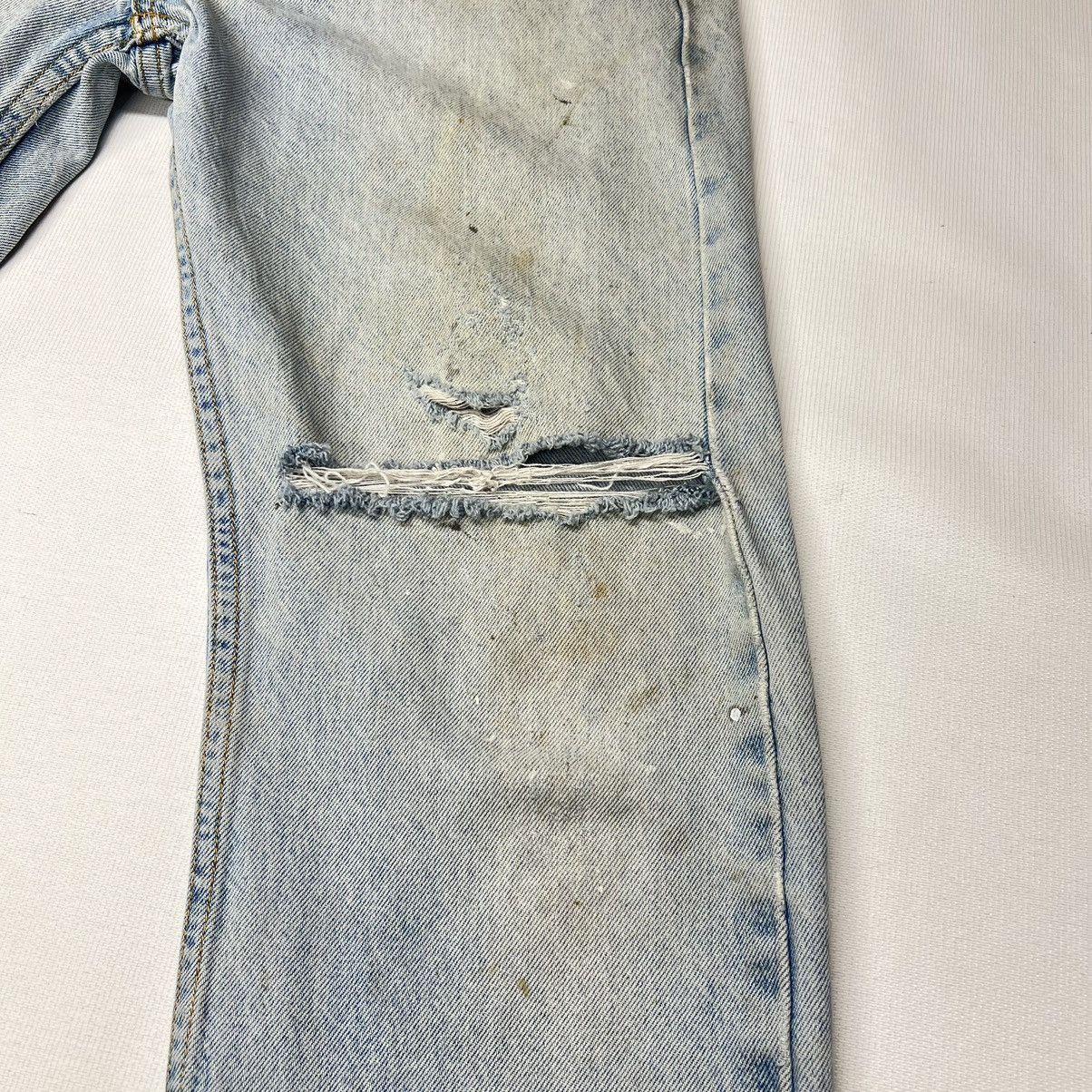Levi's × Vintage Levis Jeans Blue Signature Corte Regular Work Distressed Rip Size US 32 / EU 48 - 4 Thumbnail