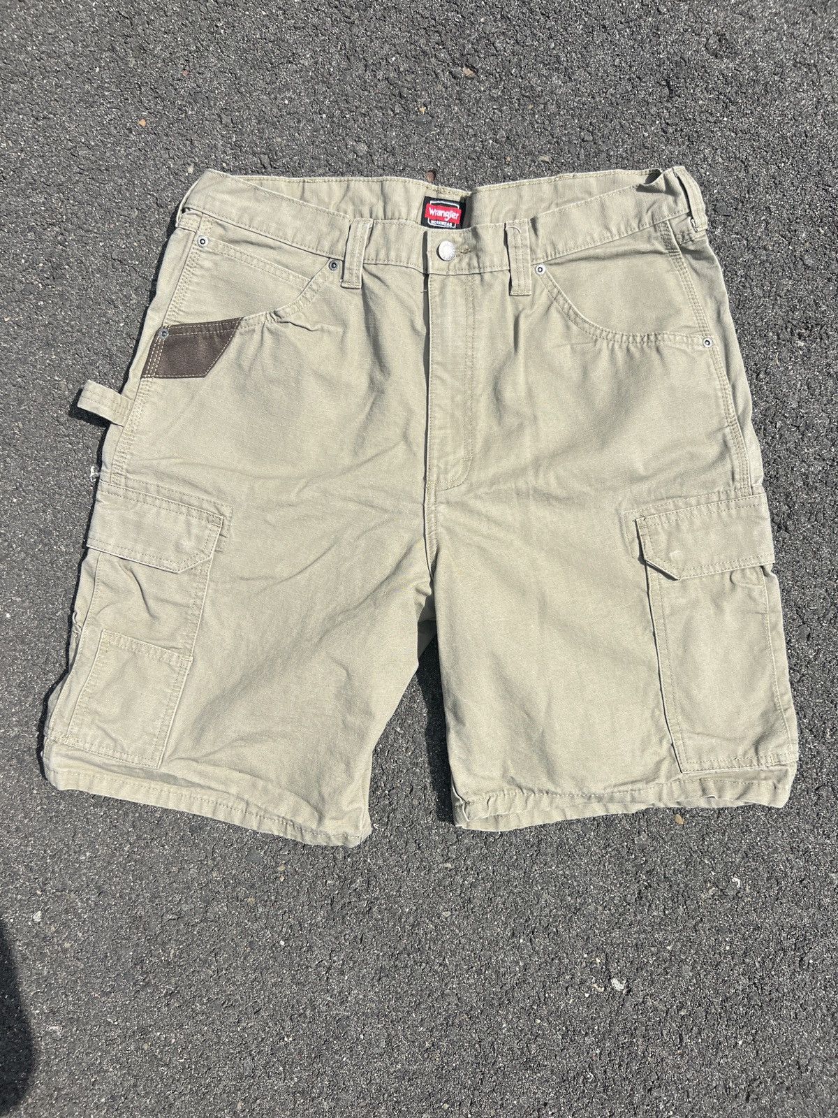 Wrangler Workwear Shorts Size US 38 / EU 54 - 1 Thumbnail