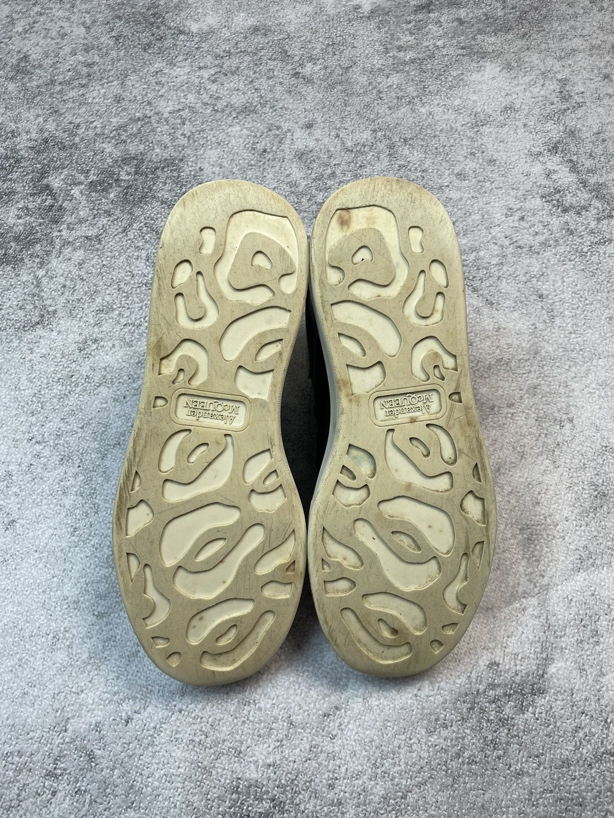Alexander McQueen Alexander McQueen Leather Sneakers White Size US 6 / IT 36 - 11 Thumbnail