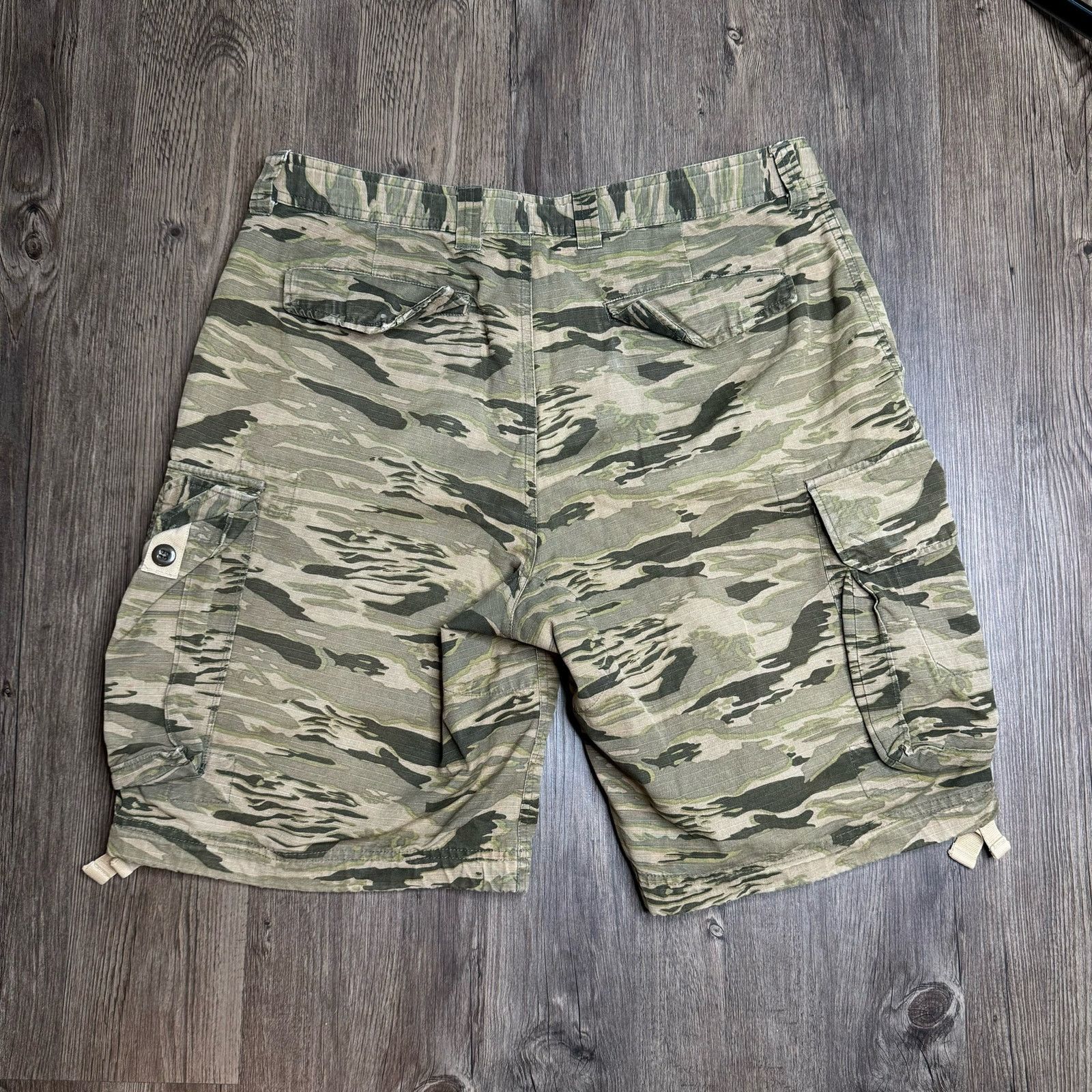 Gap GAP CAMO CARGO SHORTS SZ 36 Size US 36 / EU 52 - 2 Thumbnail
