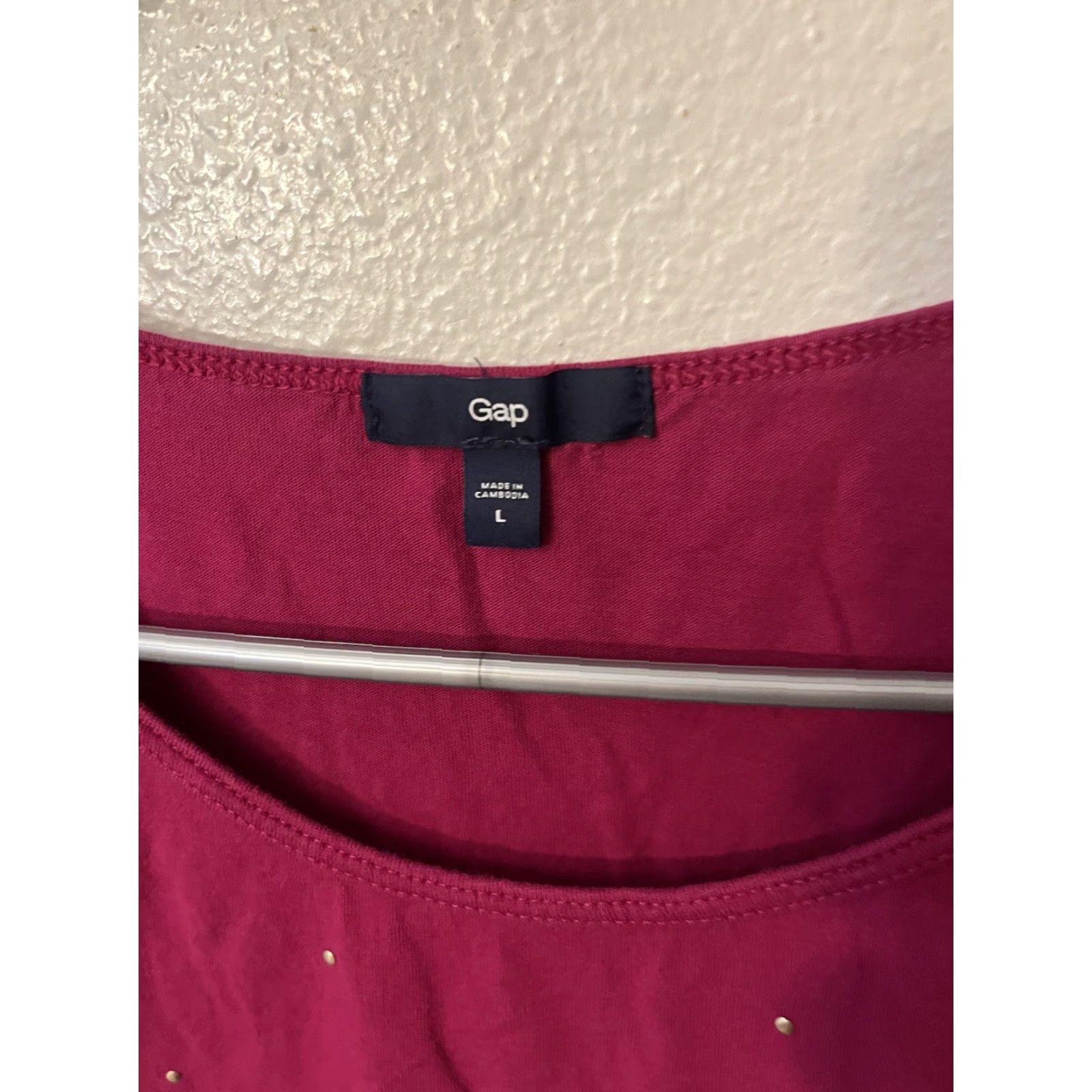 Gap GAP Womens T Shirt Magenta Size Large Short Sleeve Round Neck Casual Studs Jersey Modal Polyester V-Neck Relaxed Regular Clothing, Foundation? Size L / US 10 / IT 46 - 2 Thumbnail