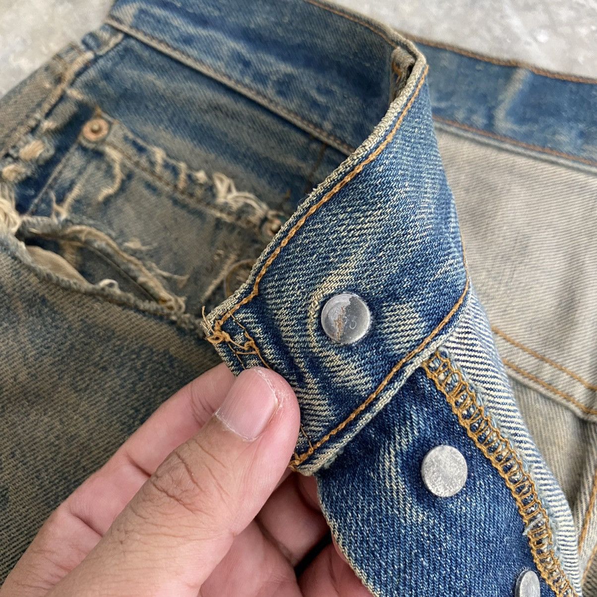 Levi's Thrashed! Vintage 90’s Levis 501 Big E Selvedge Jeans Size US 32 / EU 48 - 13 Thumbnail