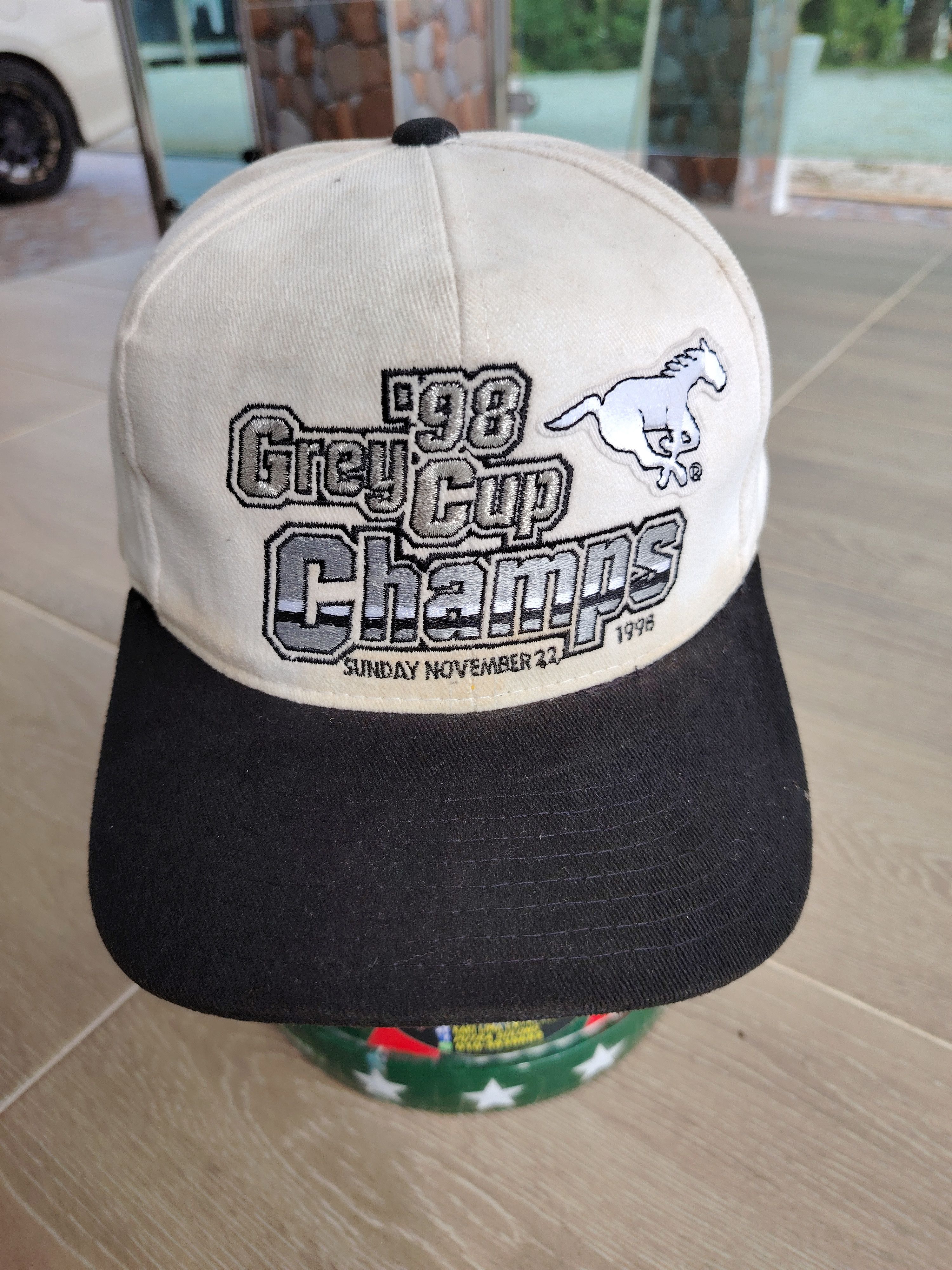 Starter × Vintage Vintage 98 Grey Cup Champs x Starter x CFL Snapback Hat Size ONE SIZE - 1 Thumbnail
