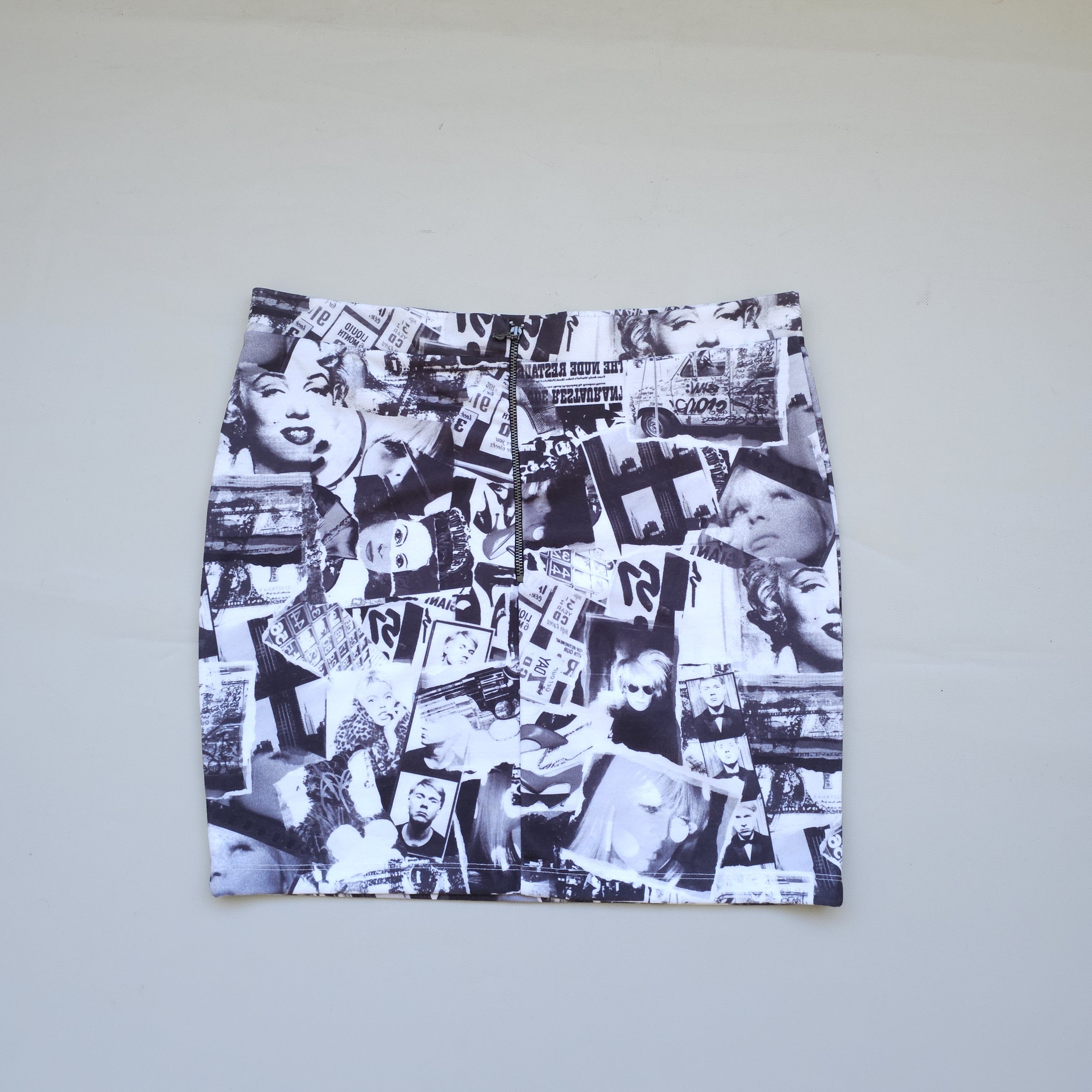 Andy Warhol Andy Warhol by Pepe Jeans Mini Skirt Printed Retro L (W31) Size 34" / US 12 / IT 48 - 4 Thumbnail